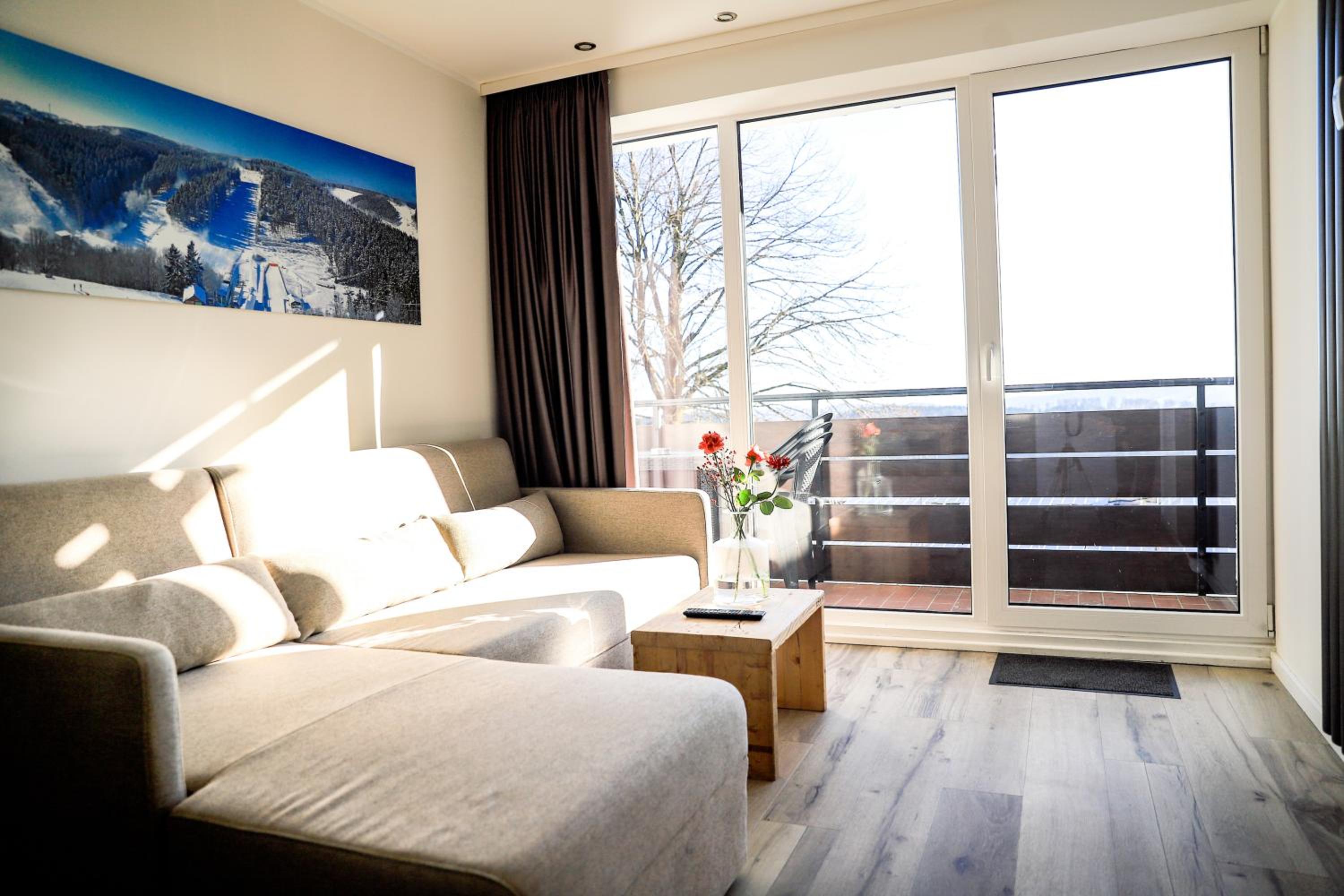 Apartment with Mountain View