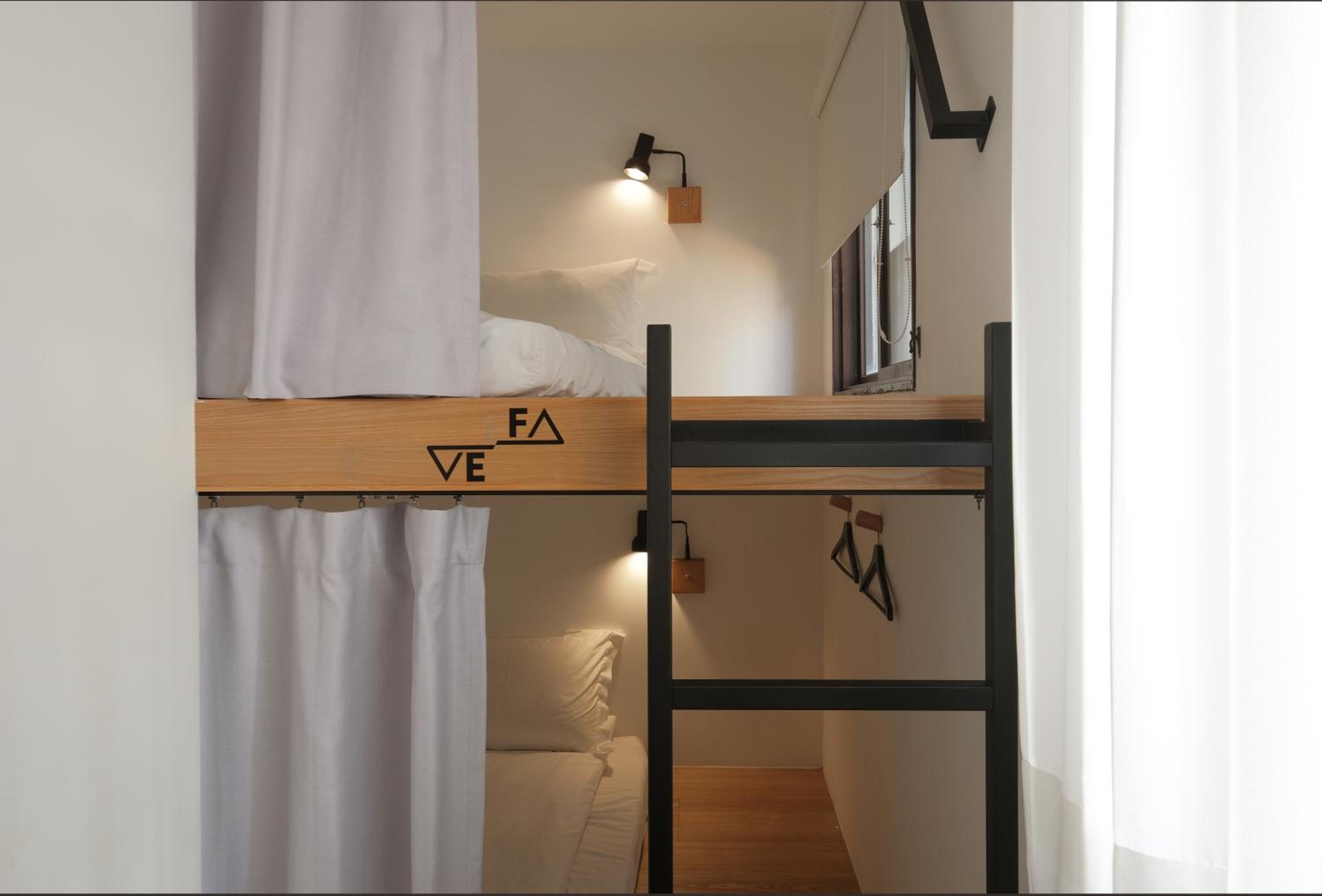 Bed in 6-Bed Female Dormitory Room photo 3