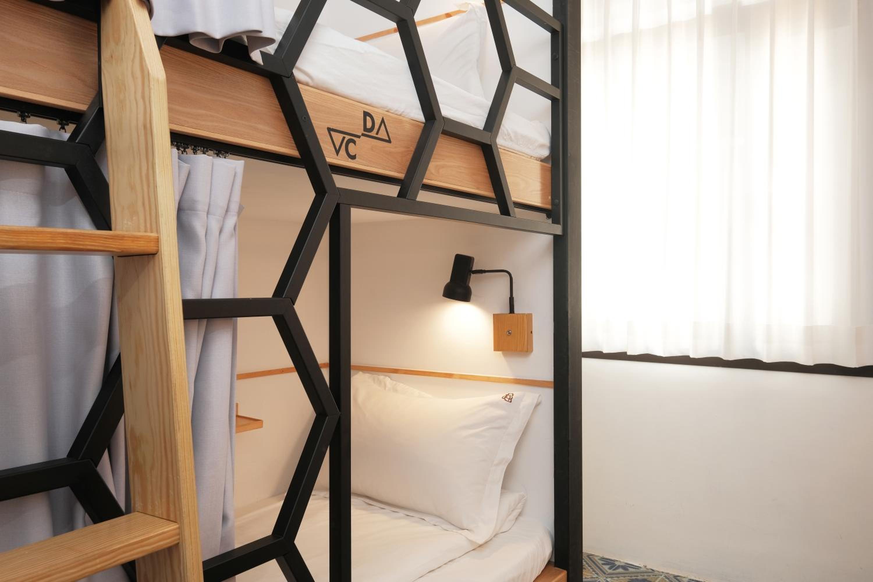 Bed in 6-Bed Female Dormitory Room photo 2