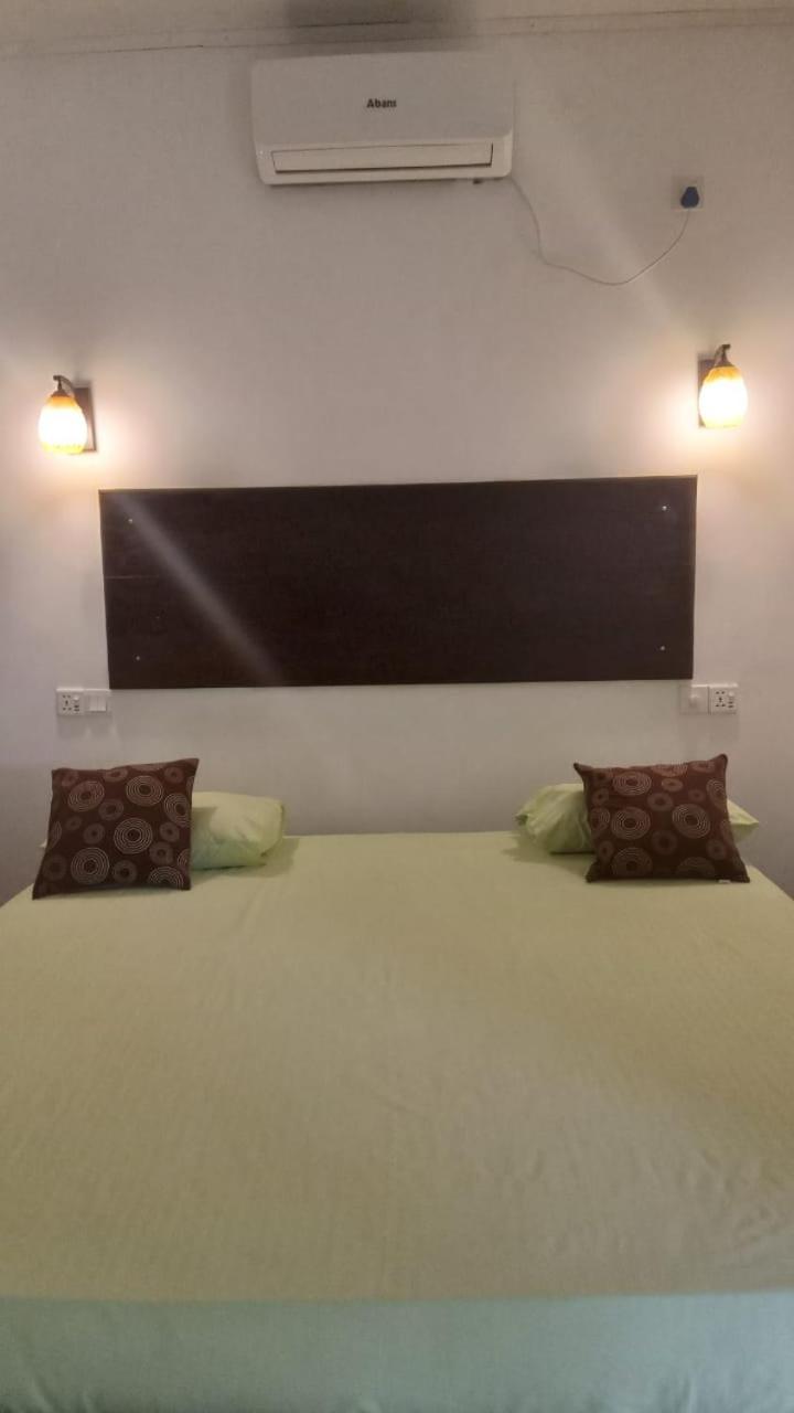 Standard King Room photo 3
