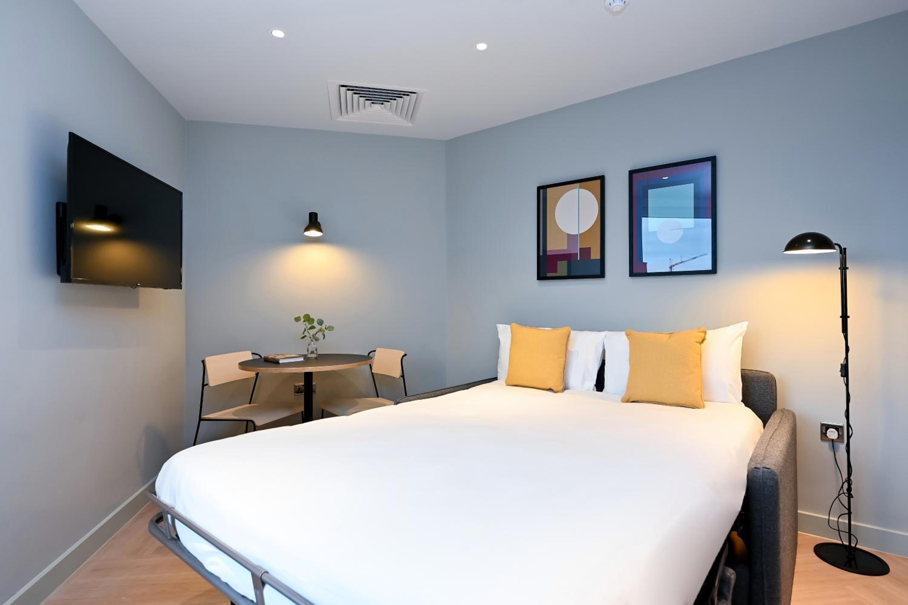 One-Bedroom Apartment