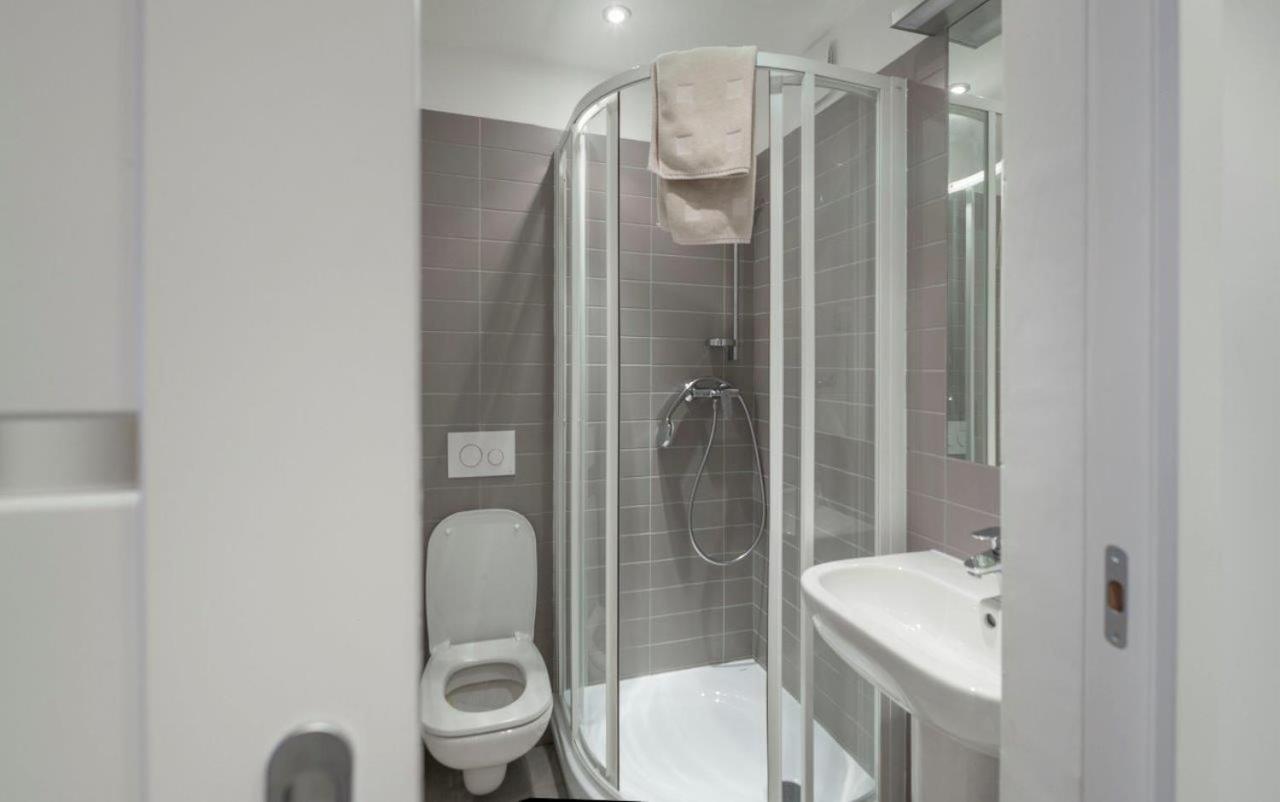 Double or Twin Room - Photo 46