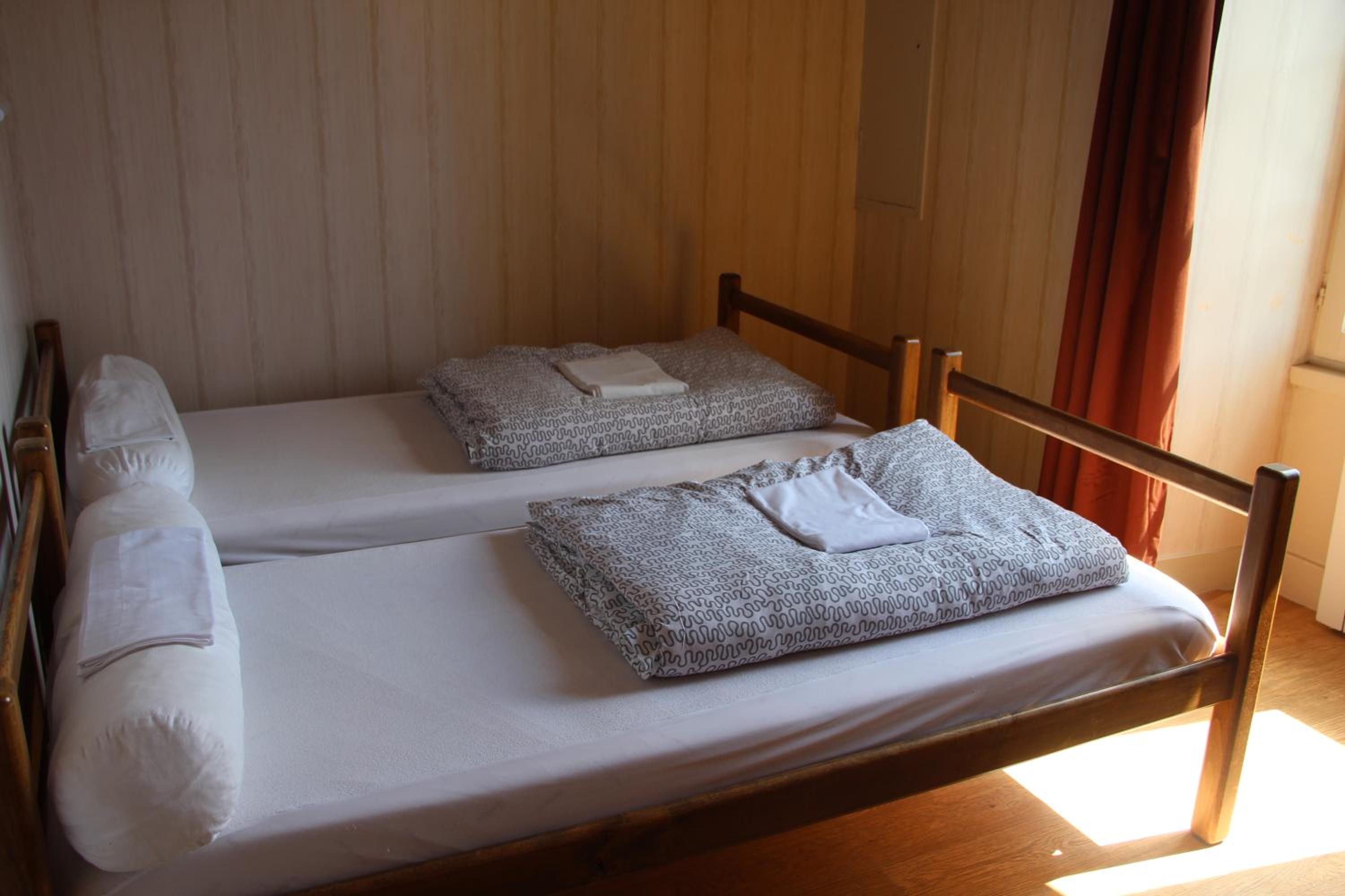 Small Twin Room - Photo 1
