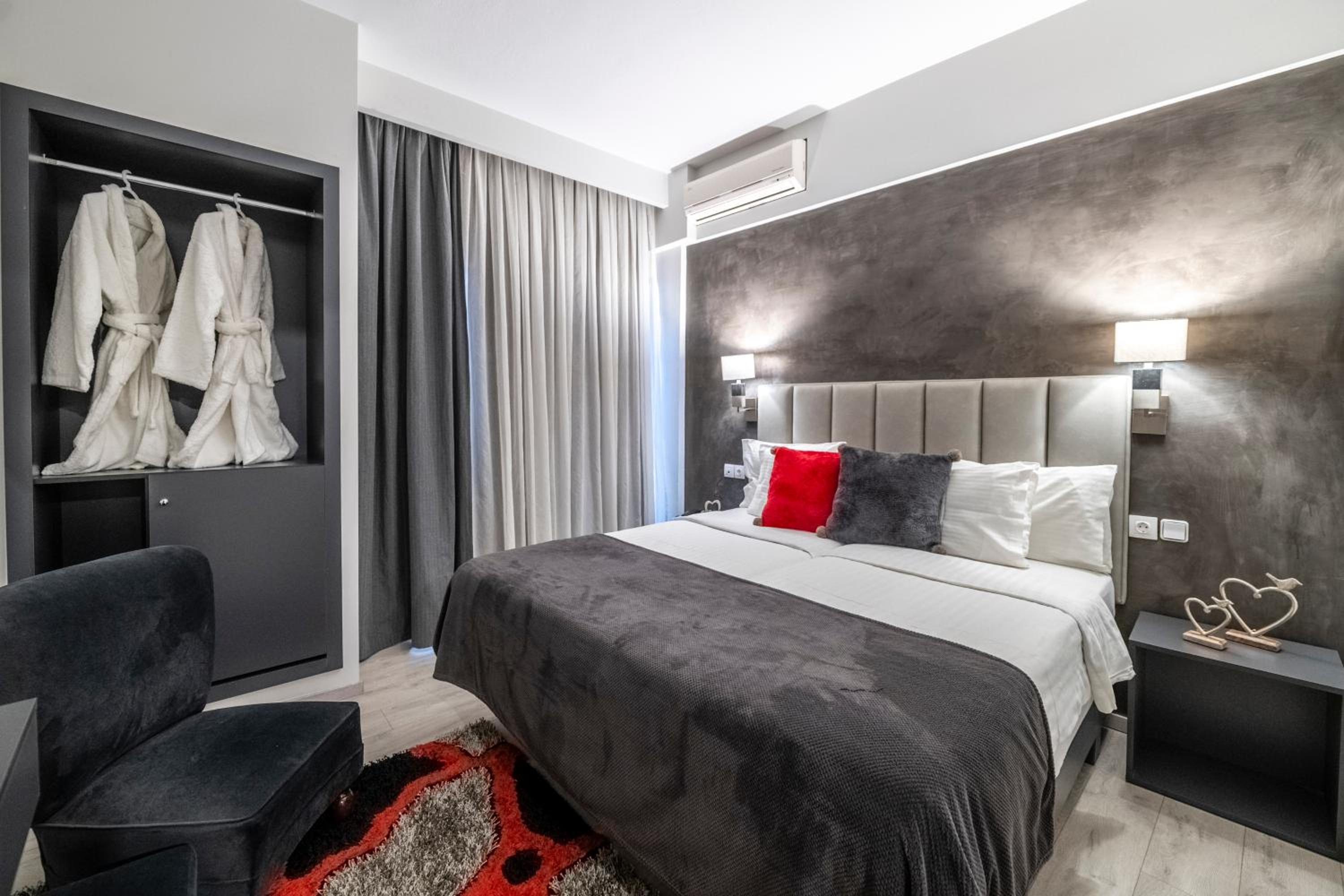 Double Room - Photo 9
