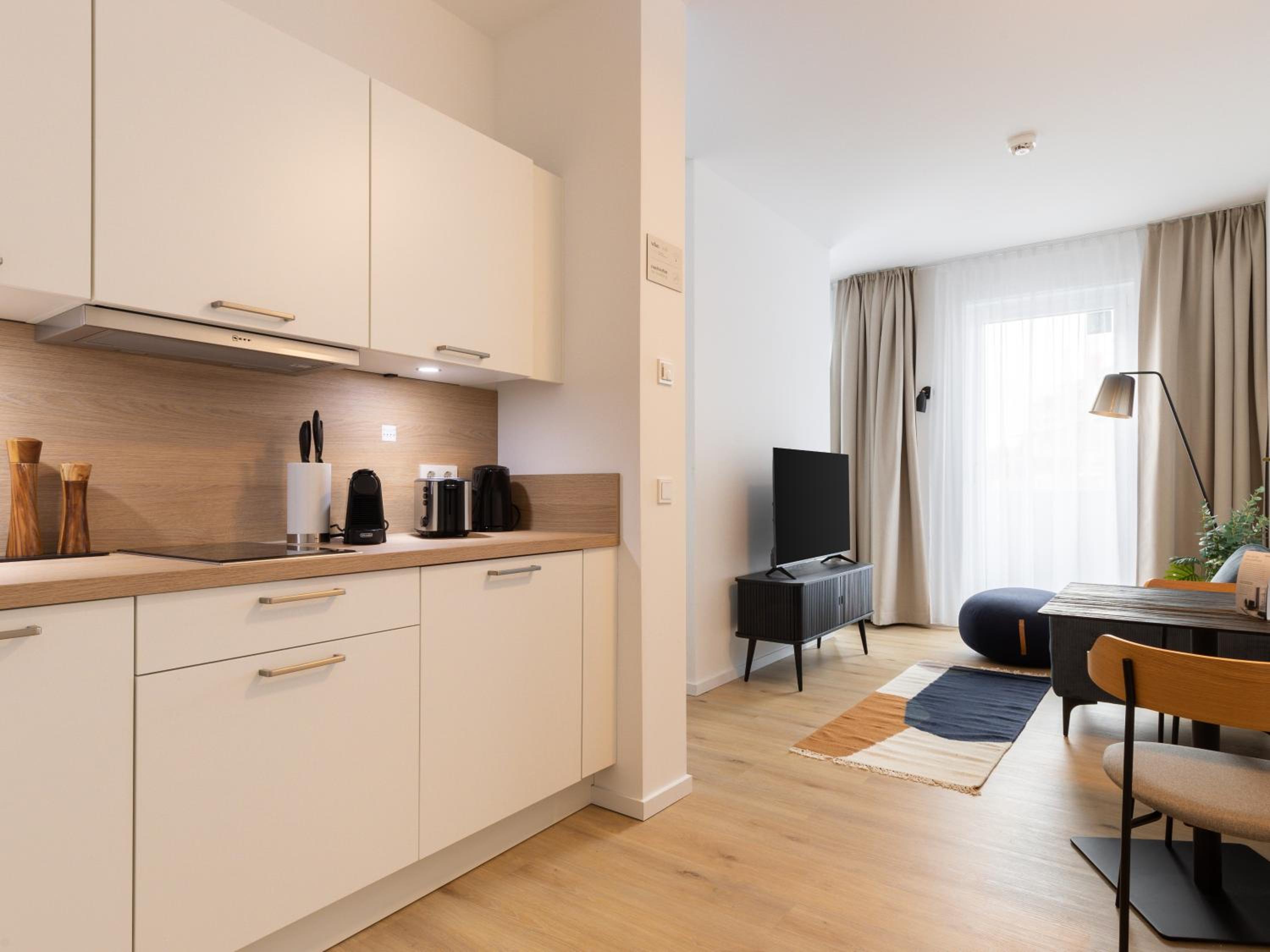 Suite M with balcony photo 2