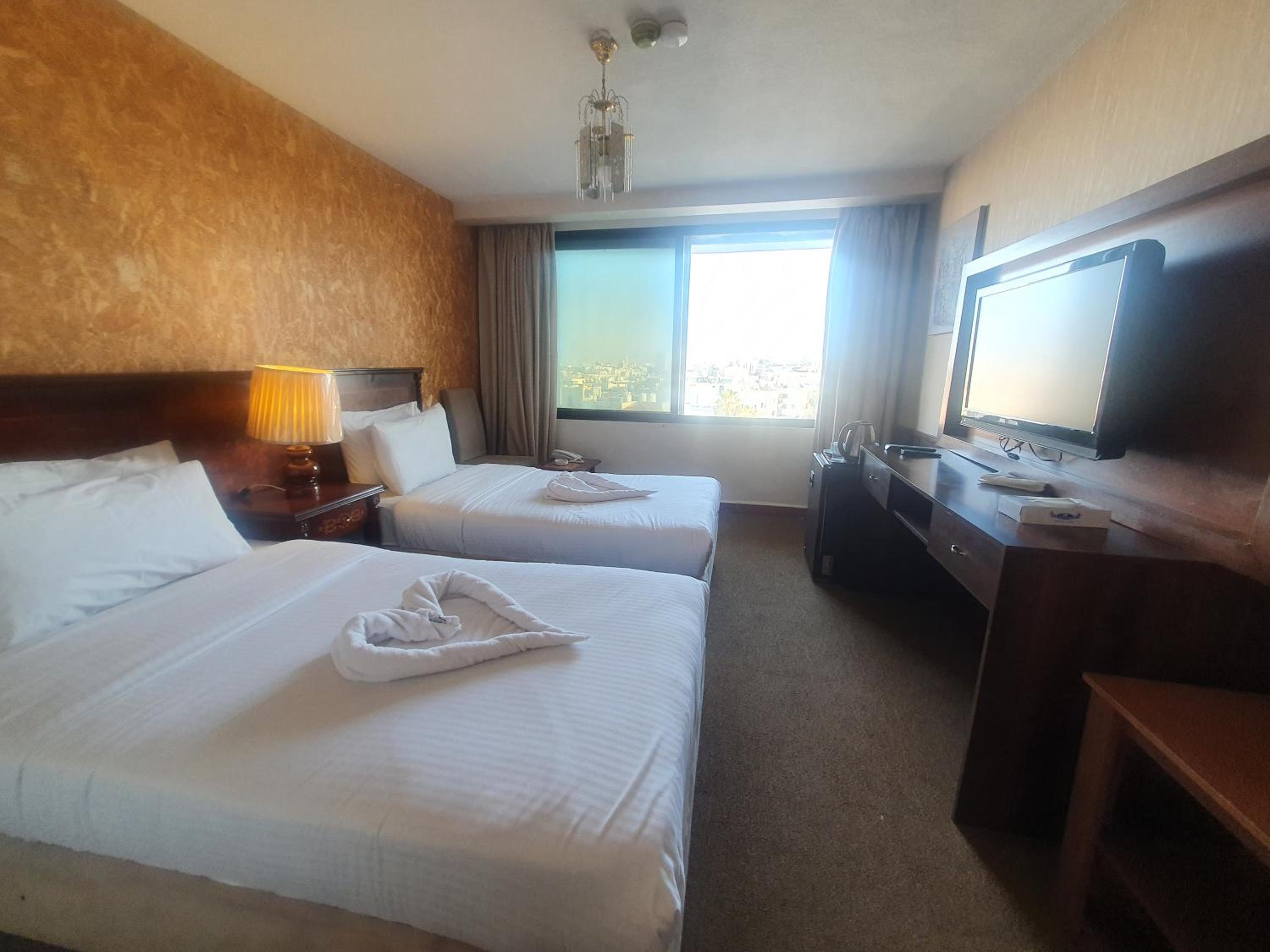 Deluxe Twin Room - Photo 6
