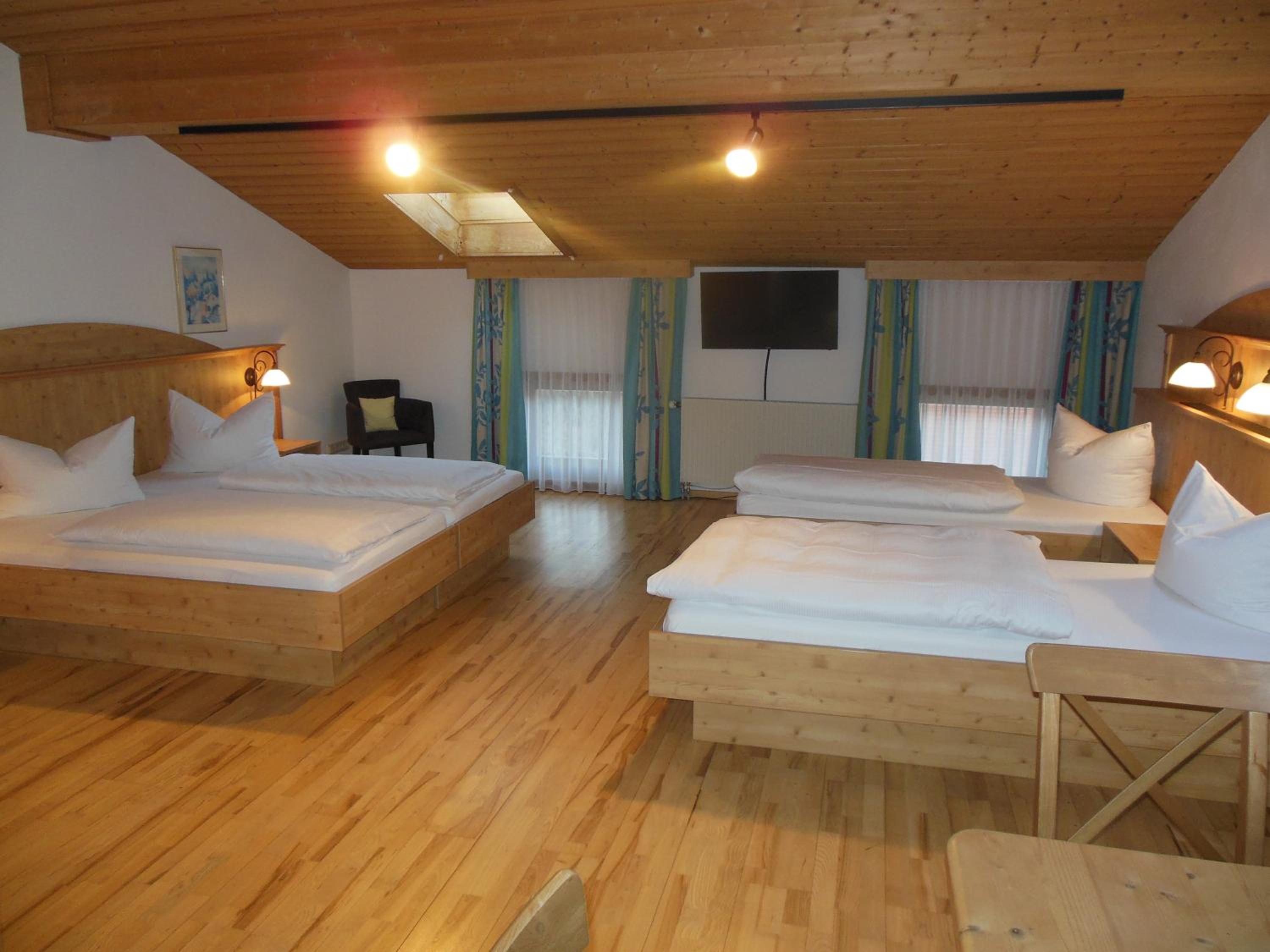 Standard Quadruple Room photo 2