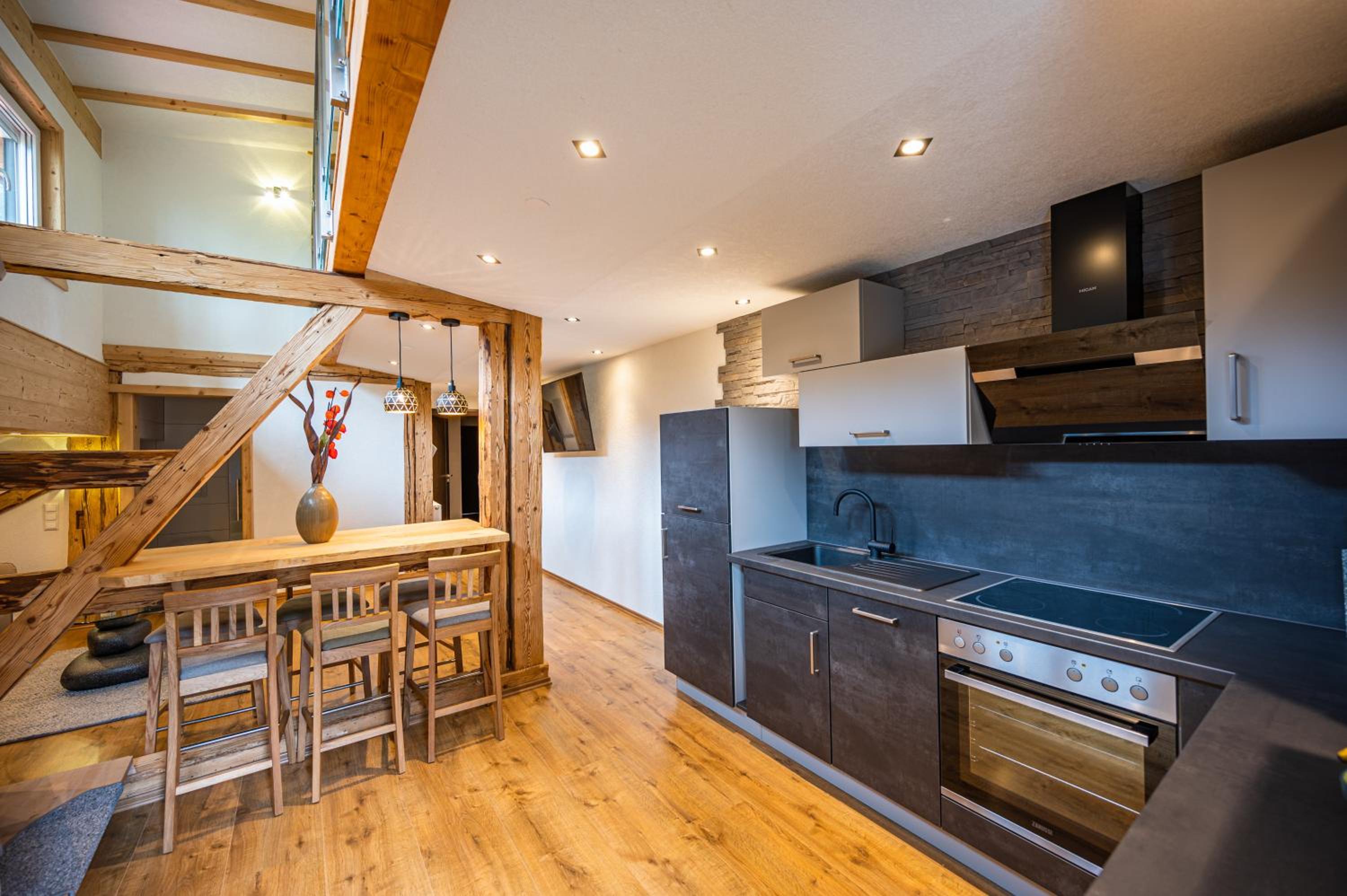 Two-Bedroom Apartment Maisonette with Balcony photo 2