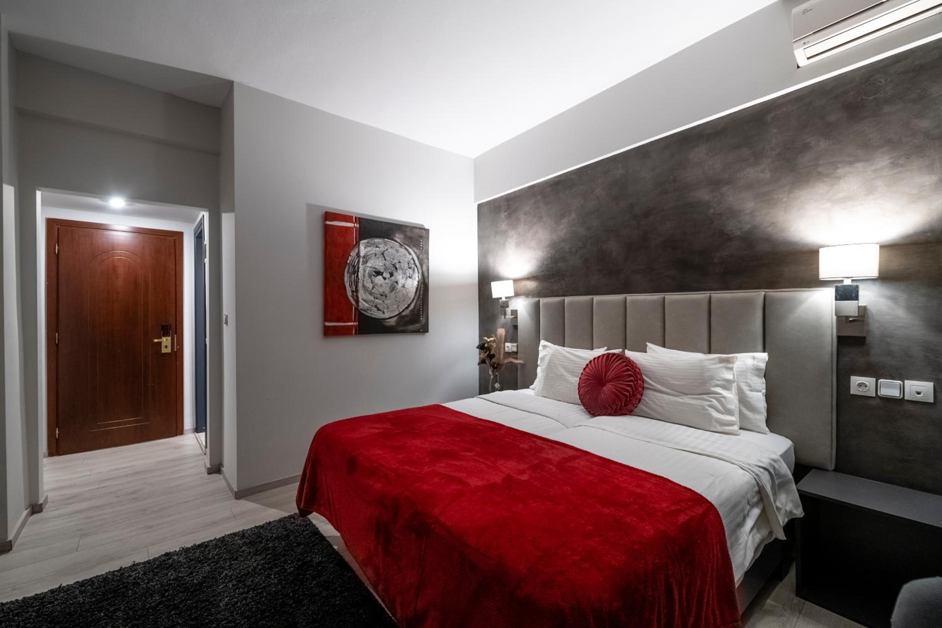 Double Room - Photo 4