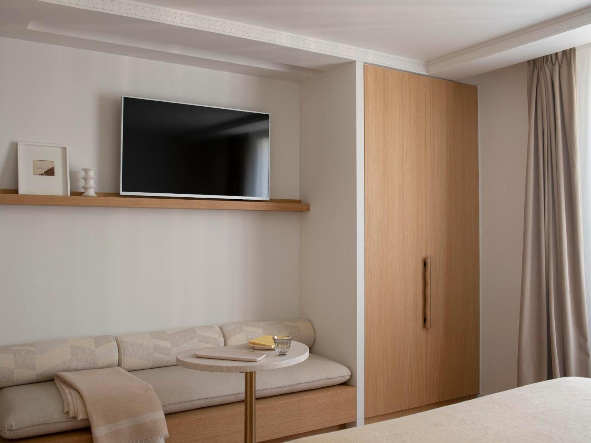 Deluxe Double Room photo 2