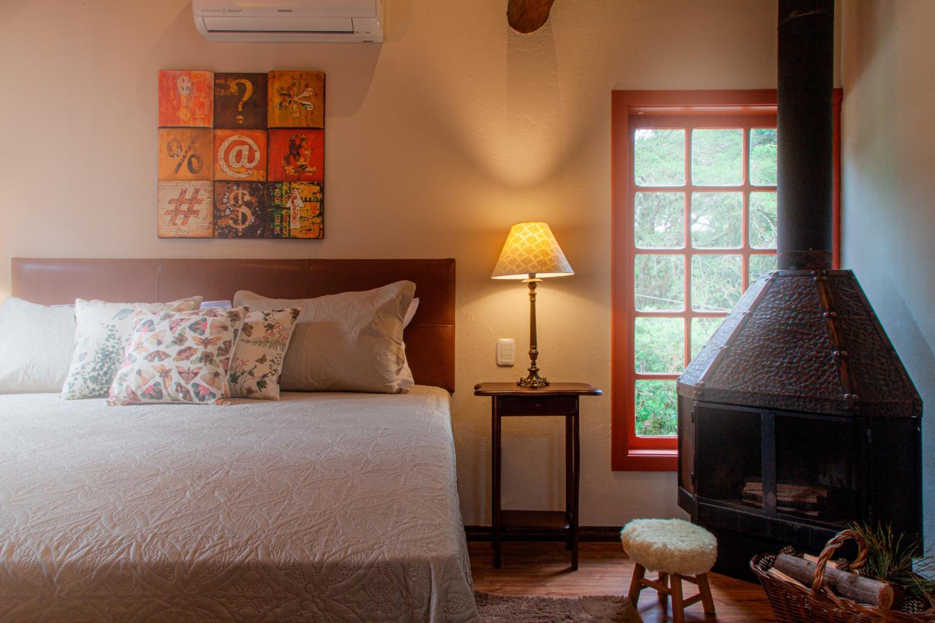Deluxe King Suite photo 1