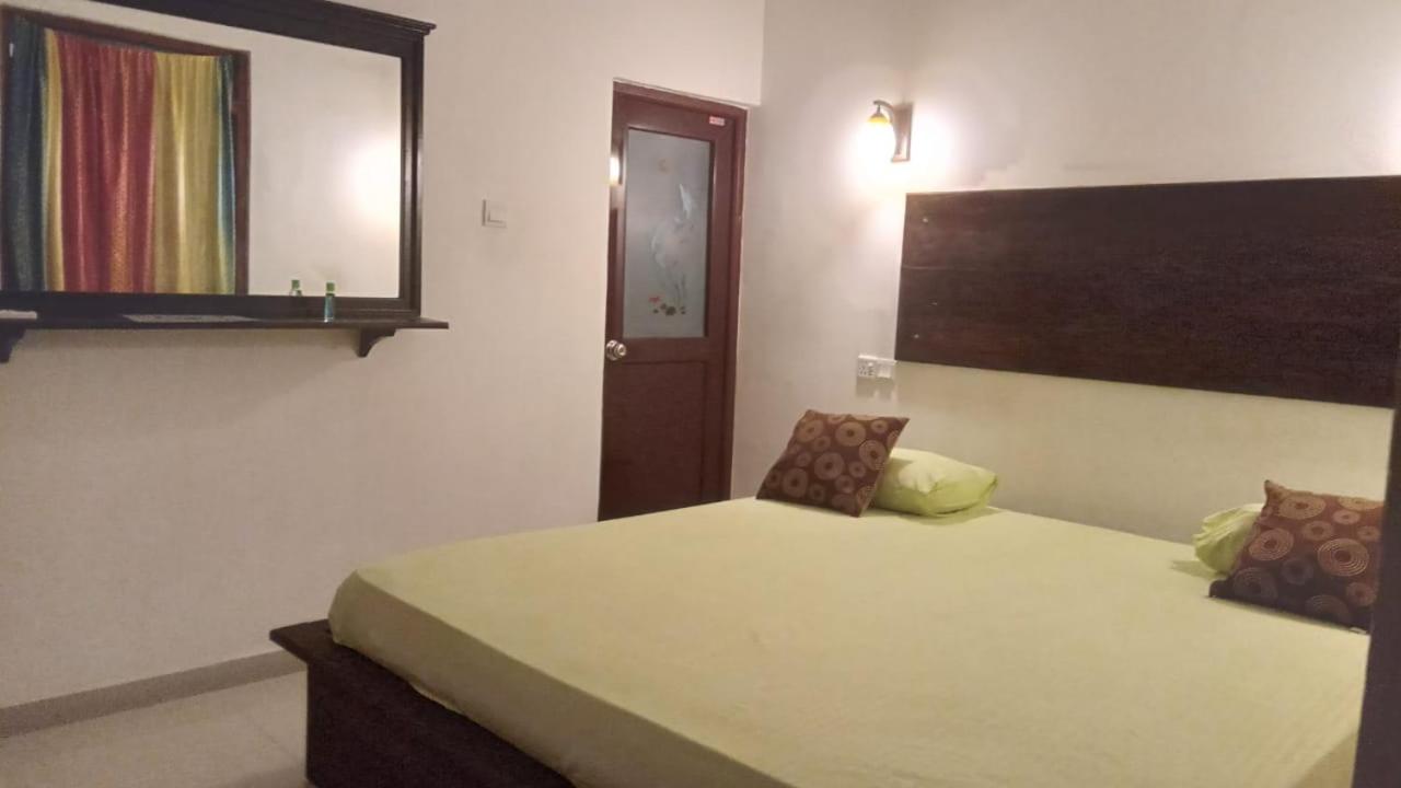 Standard King Room photo 1