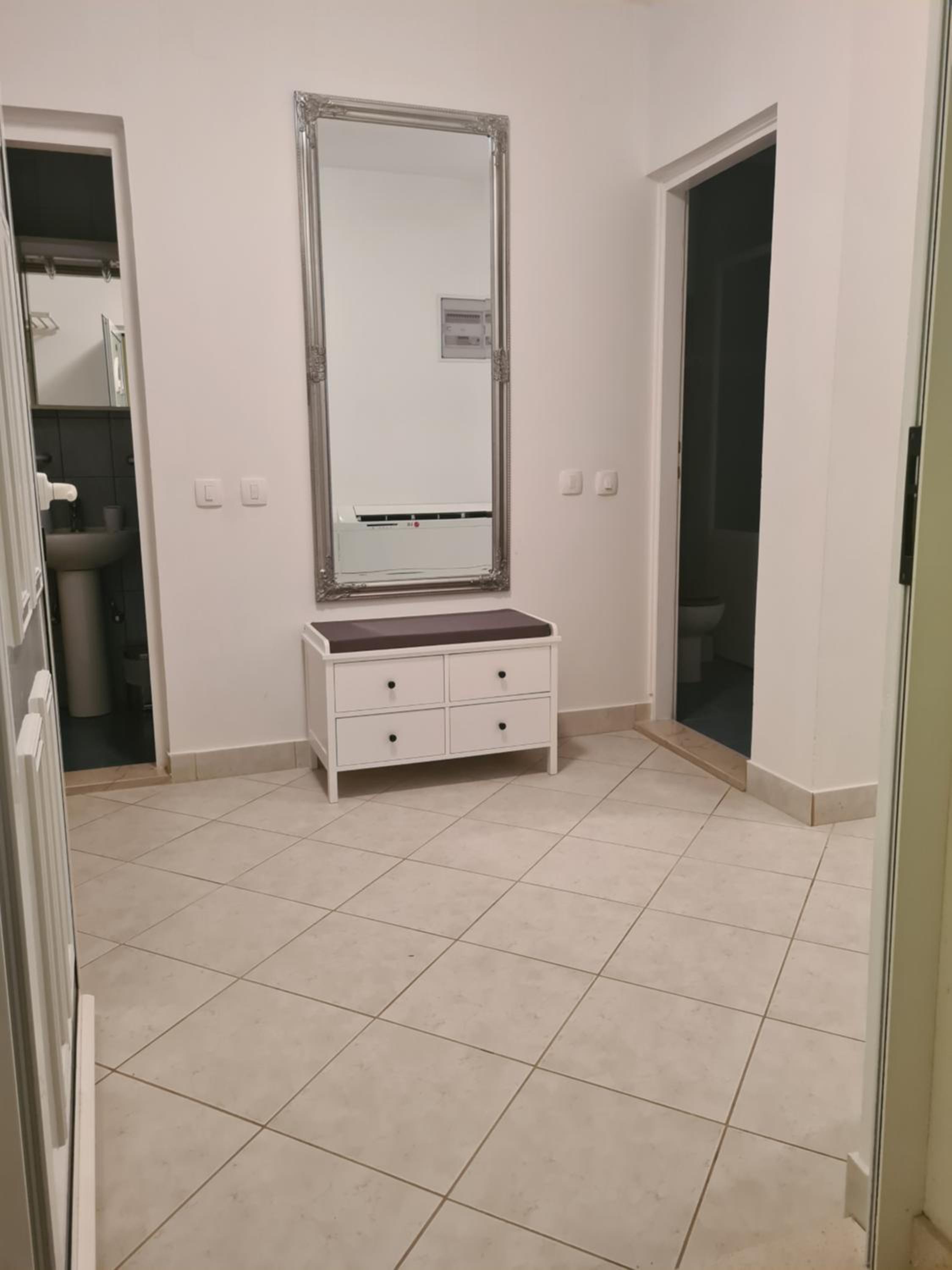 Apartment photo 1