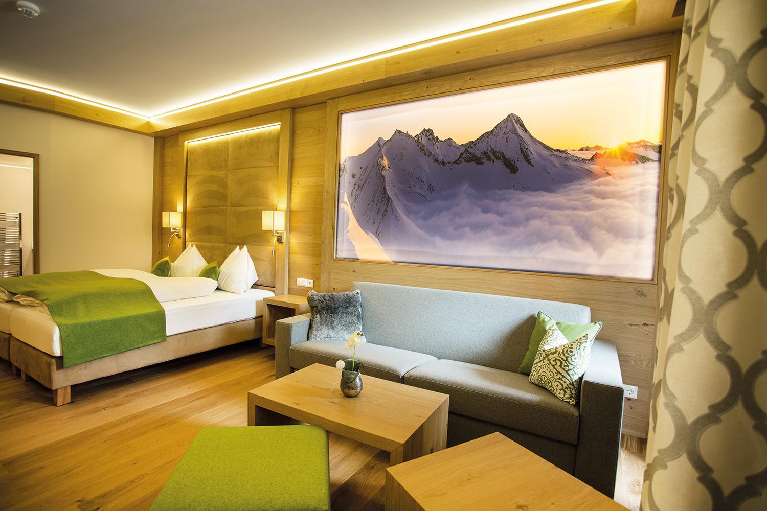 Double Room with Balcony - Photo 3