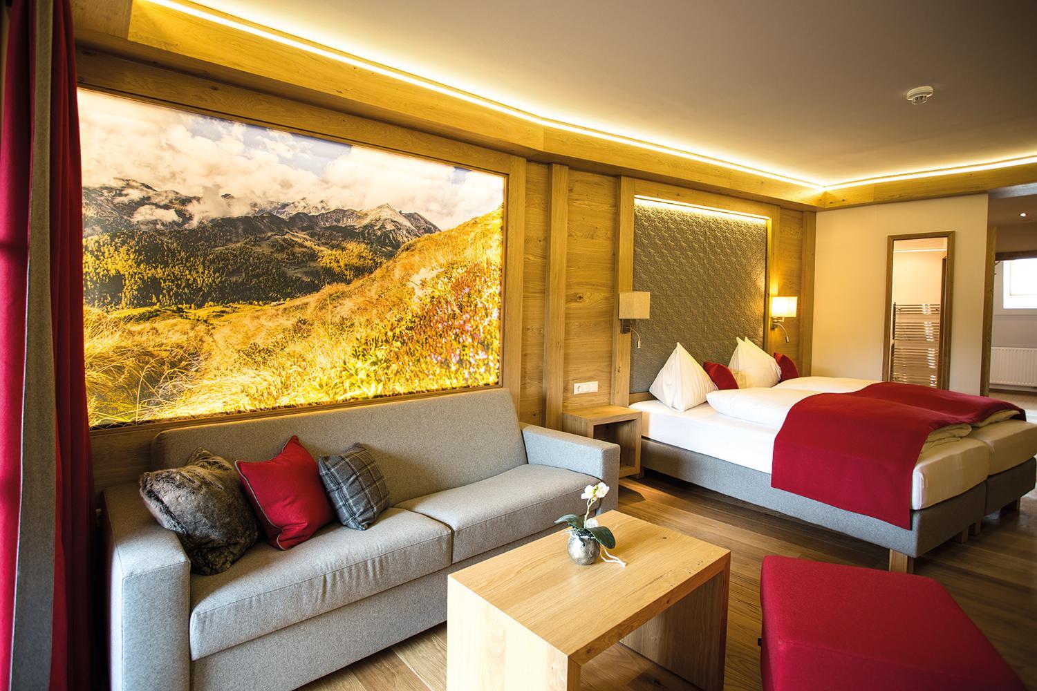 Deluxe Suite - Photo 5