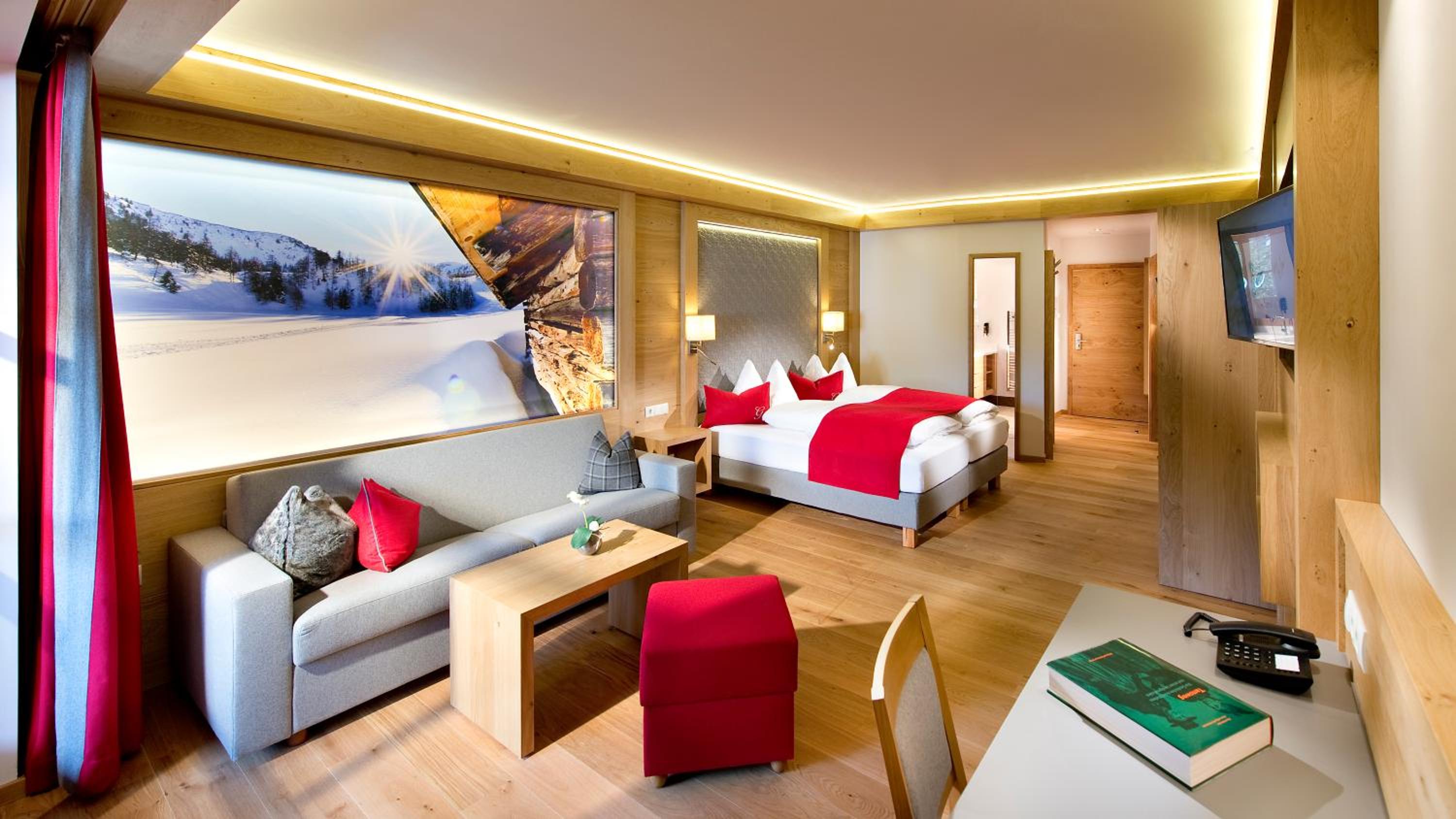 Double Room with Balcony - Photo 1