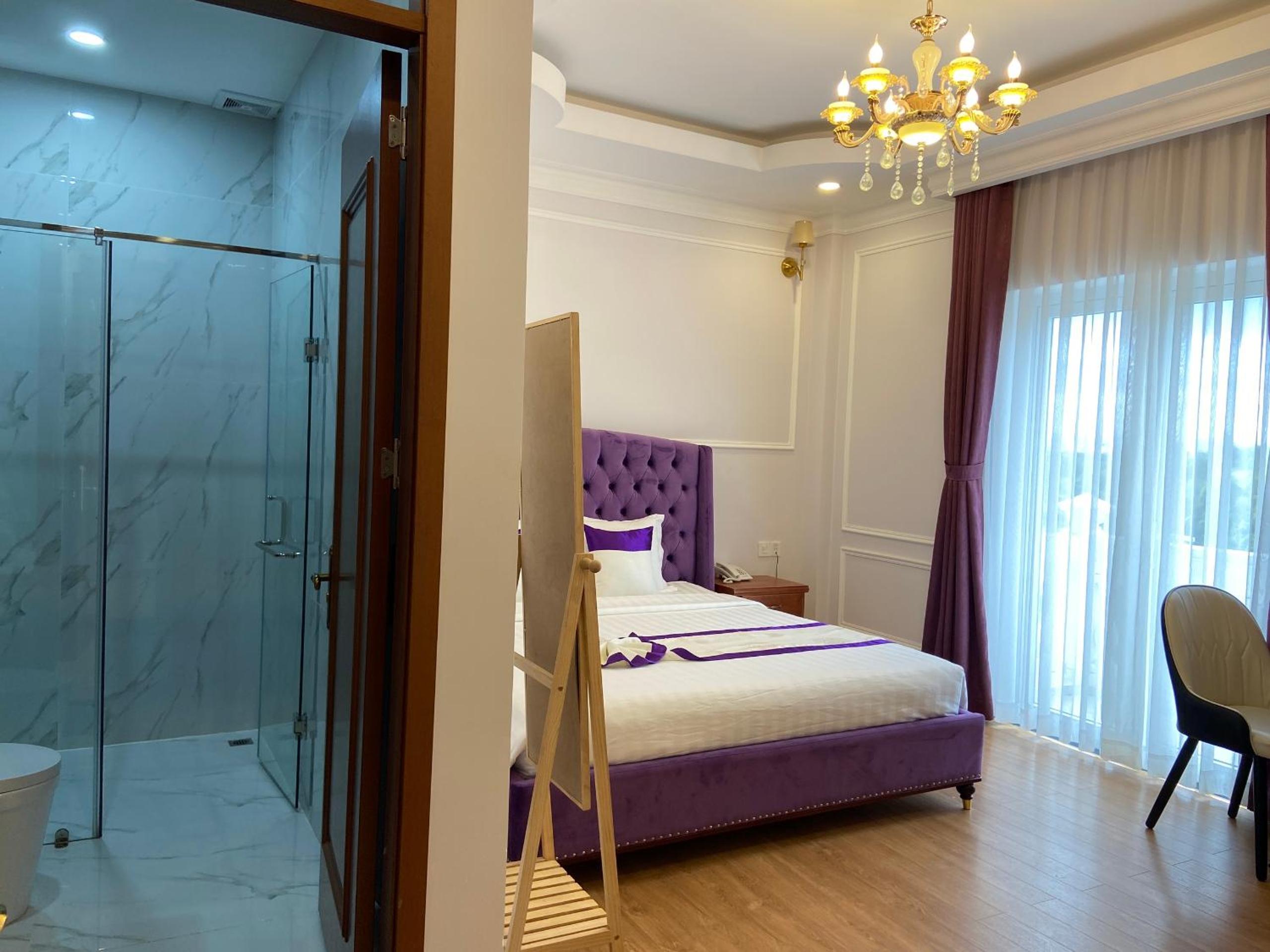 Double Room with Lake View - Photo 4