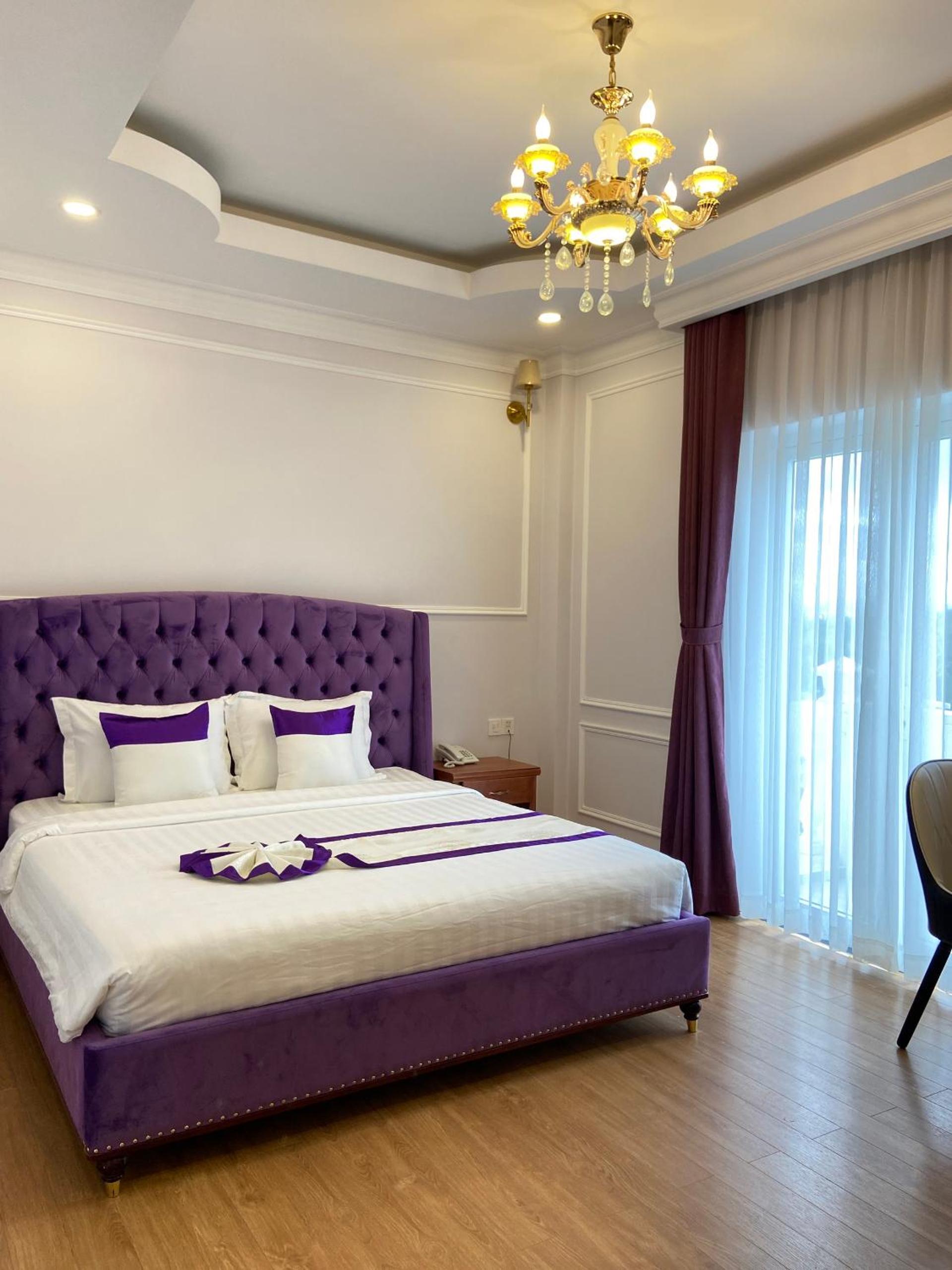 Double Room with Lake View - Photo 6