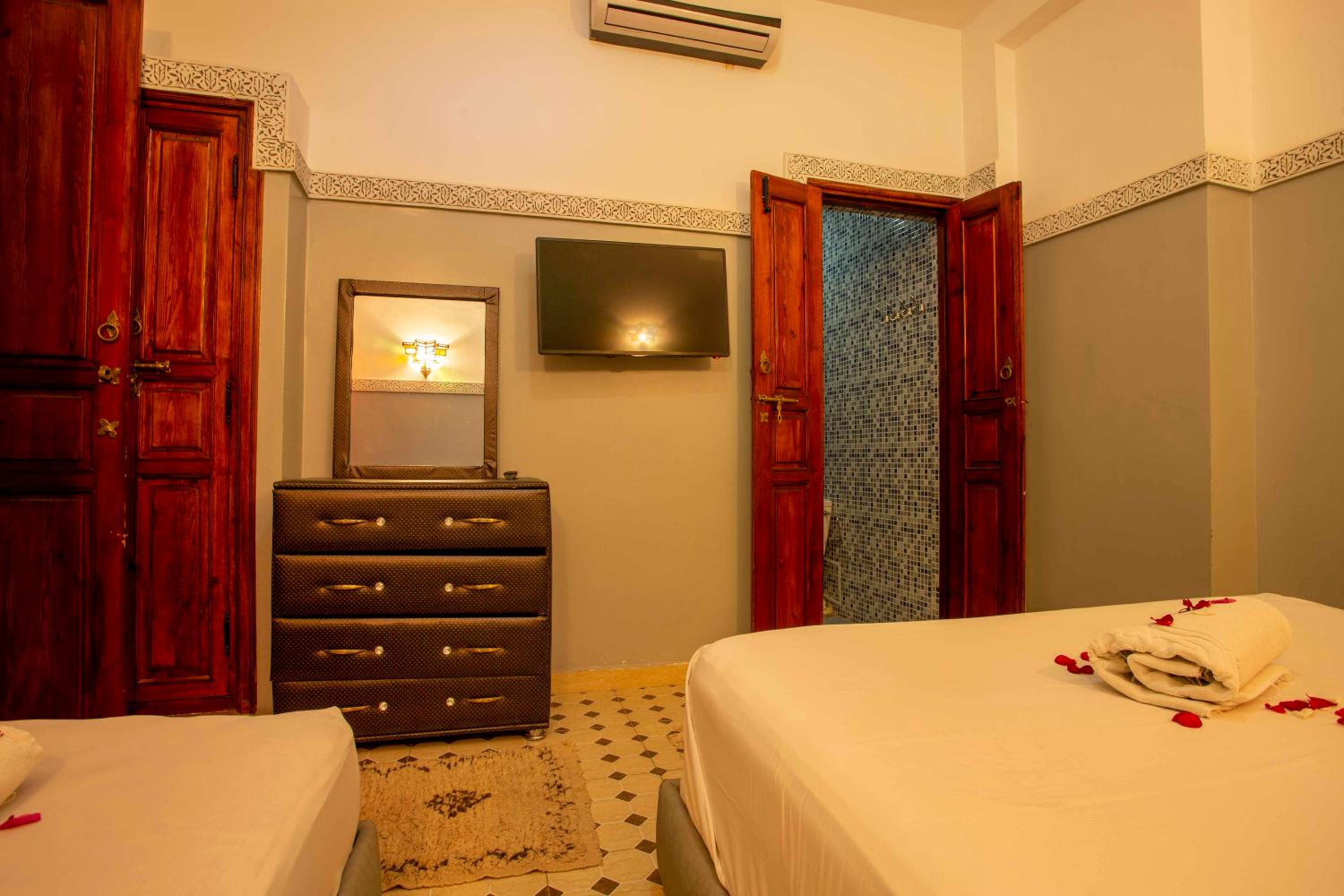 Standard Triple Room - Photo 3