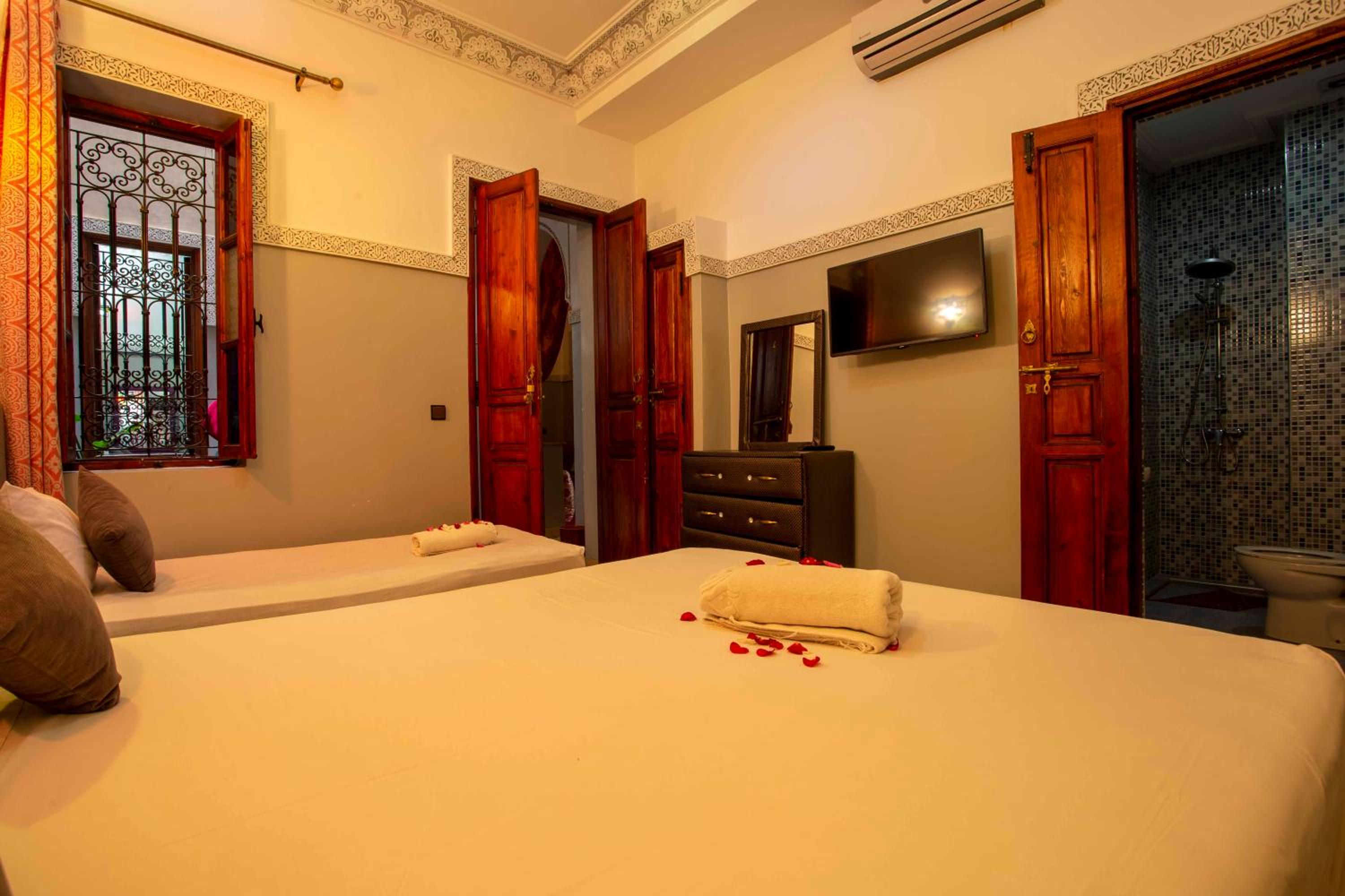 Standard Triple Room - Photo 4