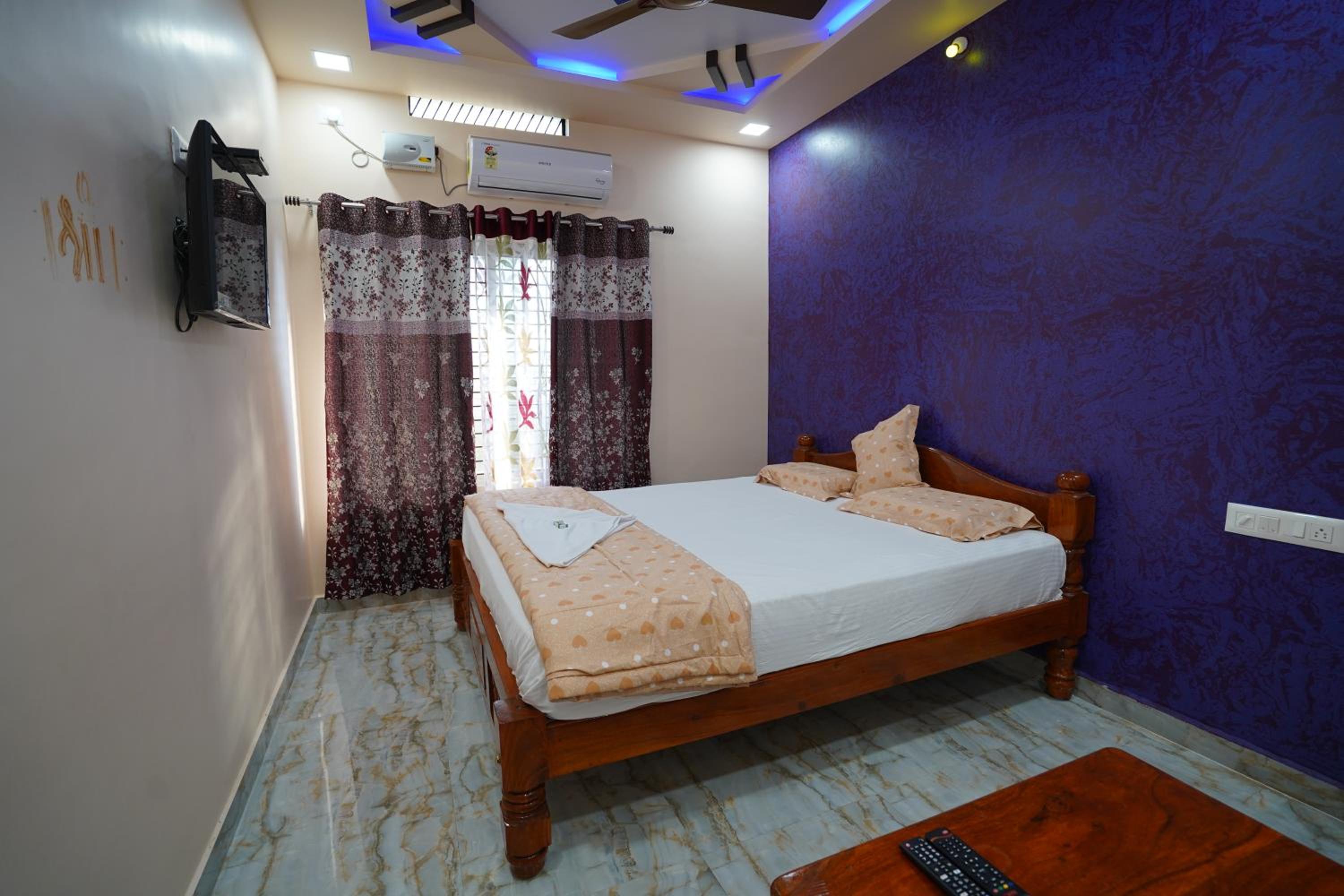 Deluxe Family Room photo 1
