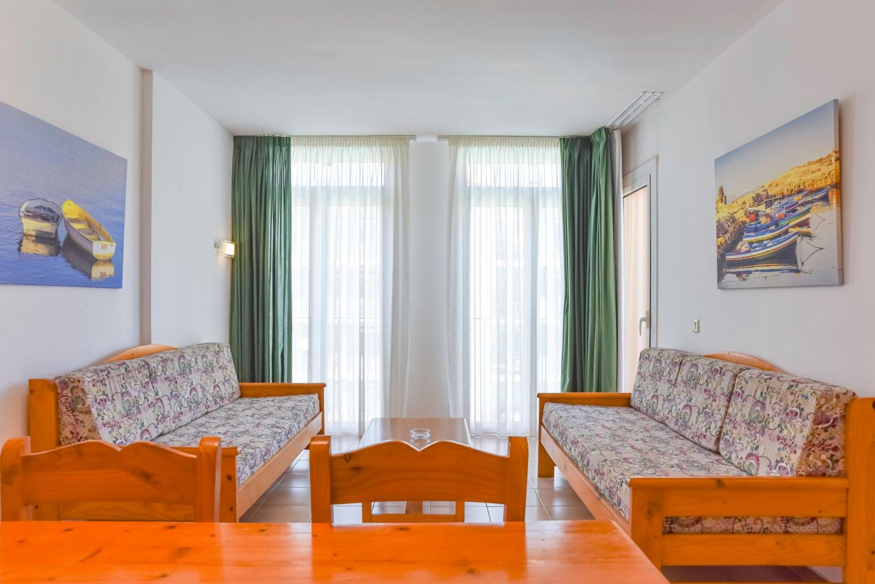 One-Bedroom Apartment (4 Adults) - Photo 29