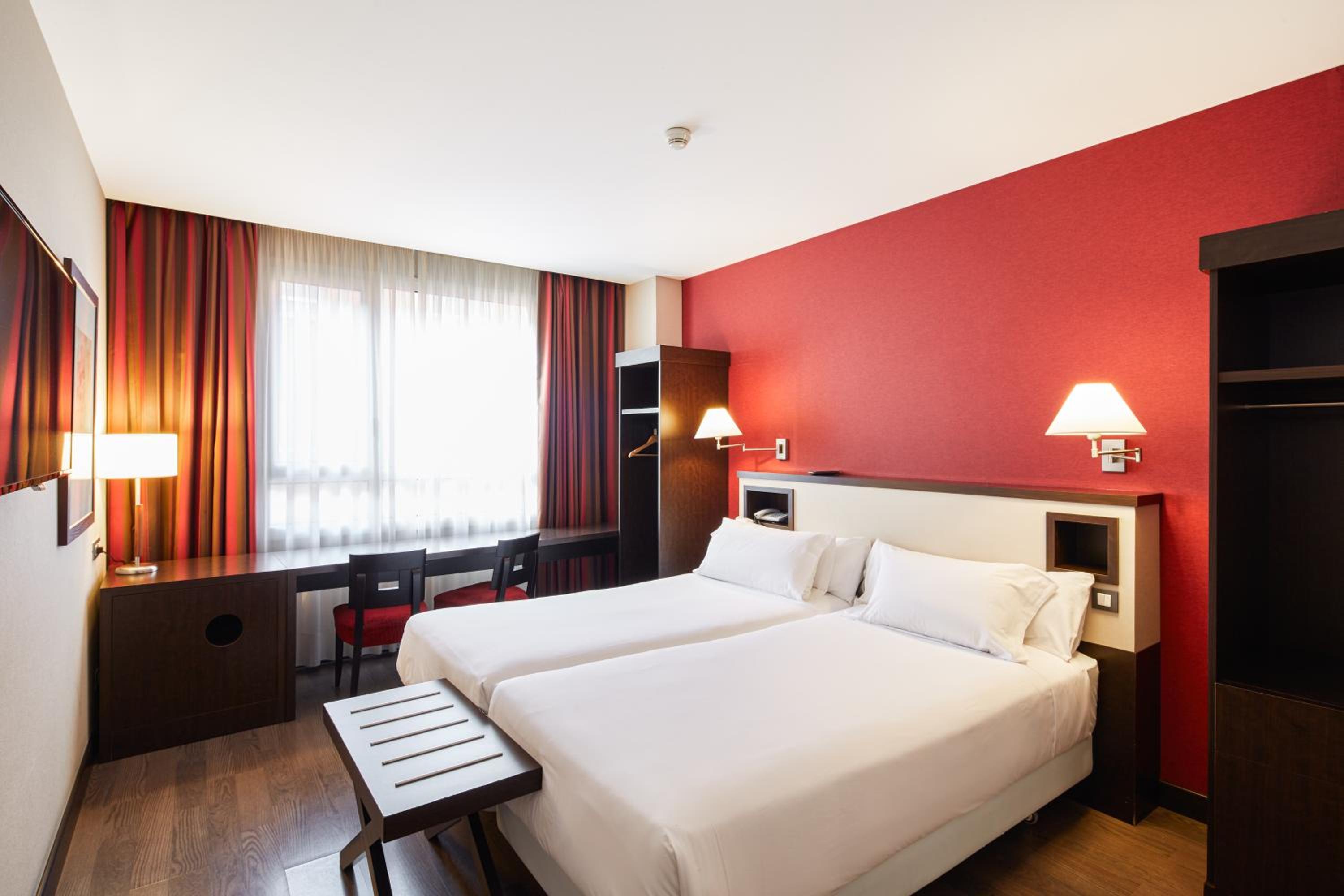 Twin Room - Photo 1