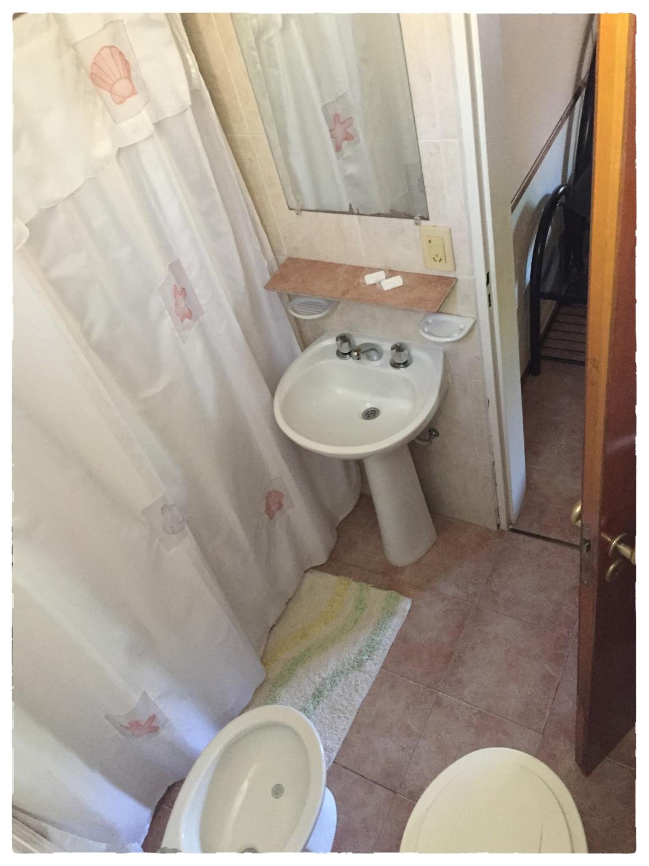 Quadruple Room with Private Bathroom photo 2