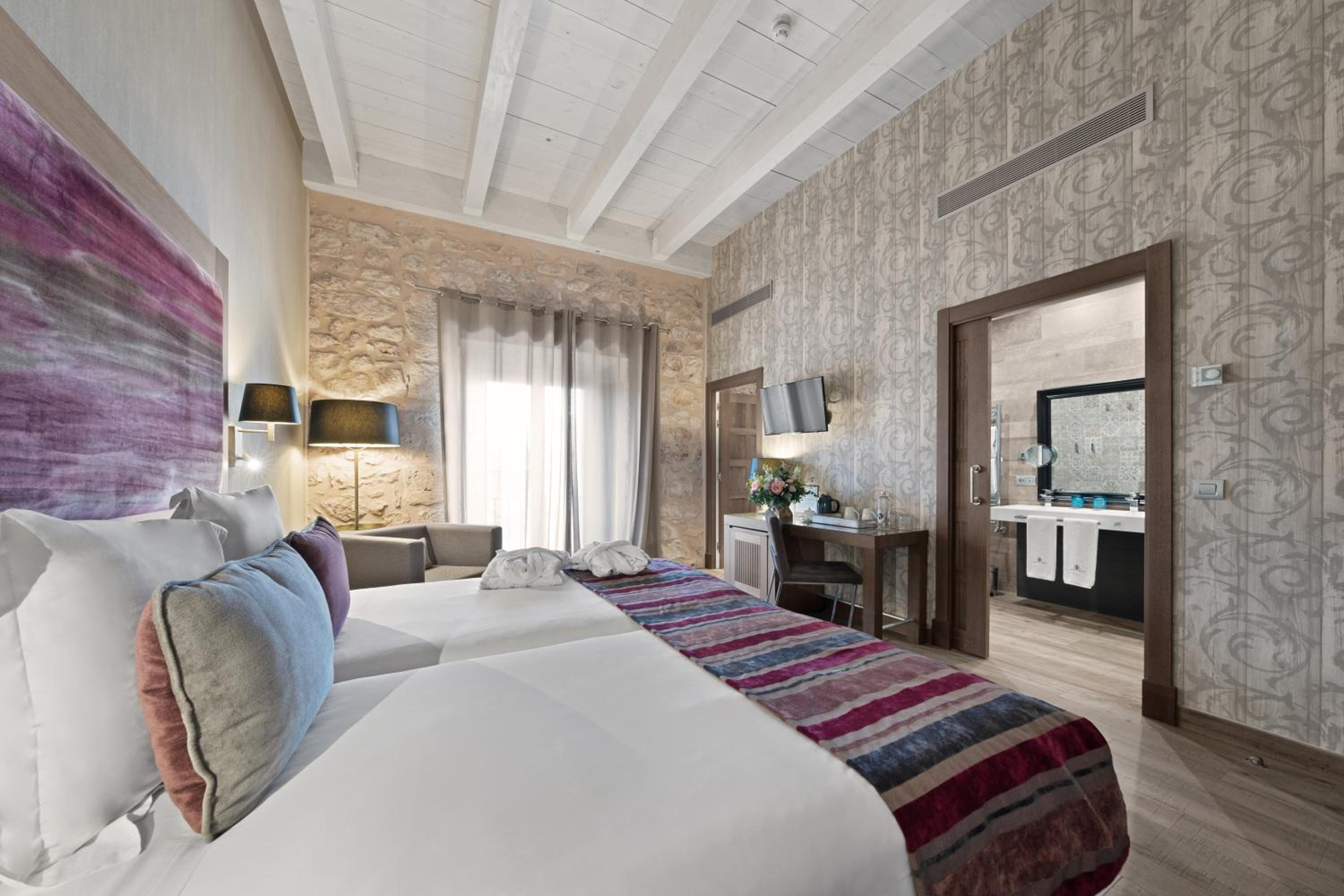 Double or Twin Room with New Year's Package photo 3