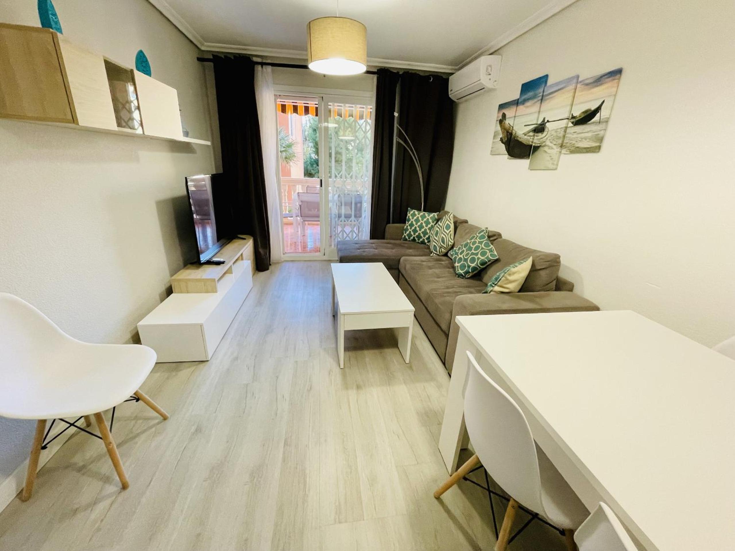 Apartamento con vista a la piscina