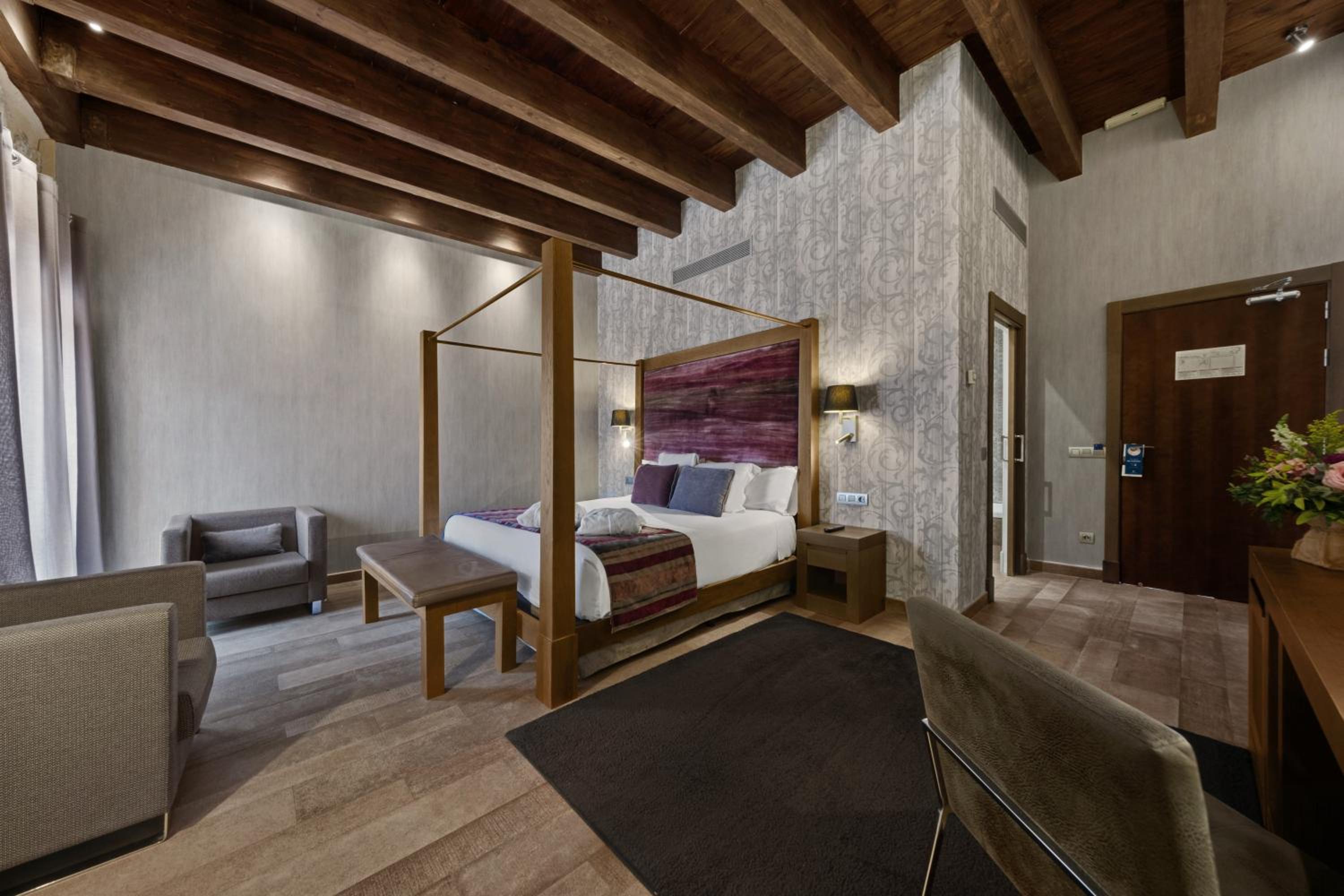 Deluxe Double Room photo 2