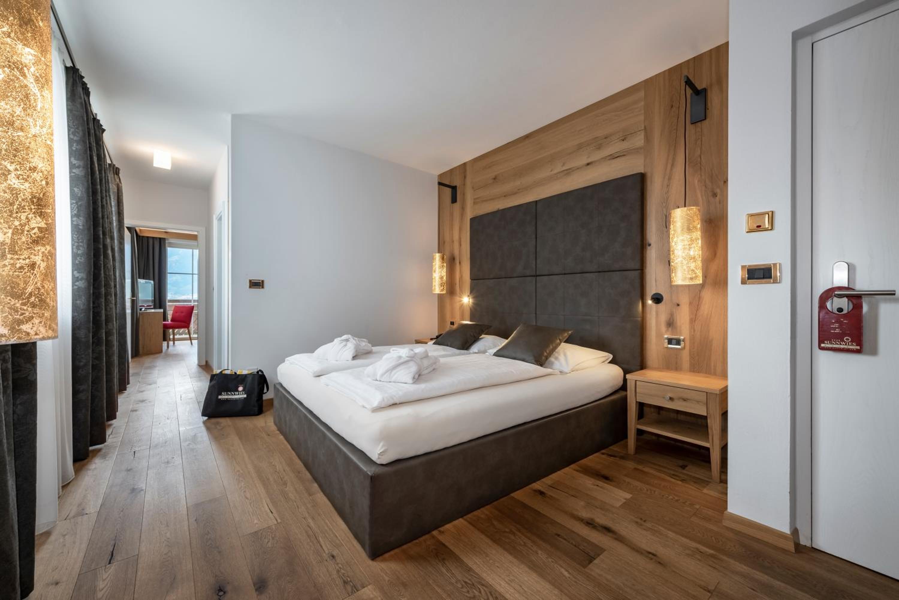 Junior Suite with Mountain View photo 3