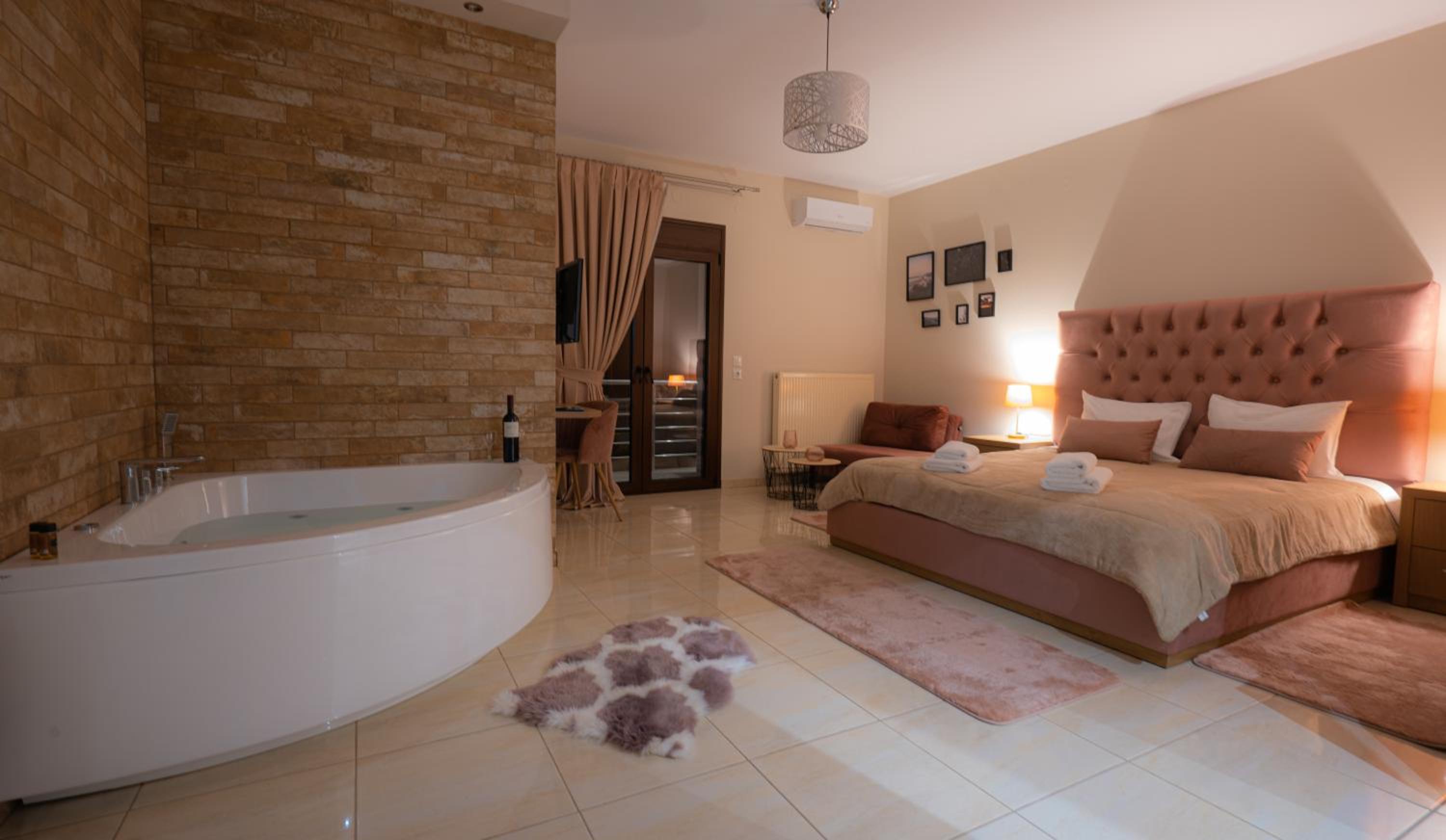 Deluxe Double Room - Photo 6