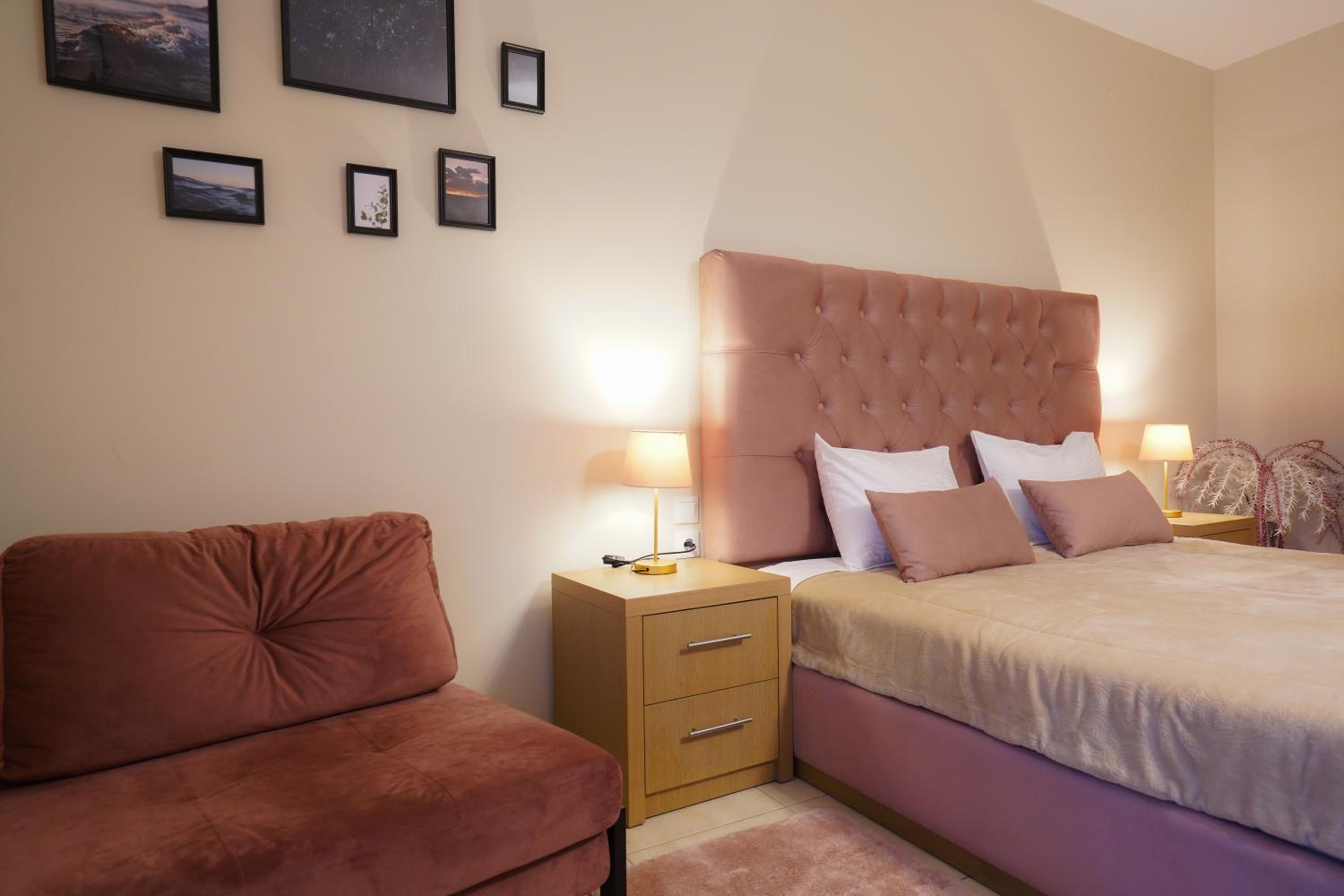 Deluxe Double Room - Photo 5