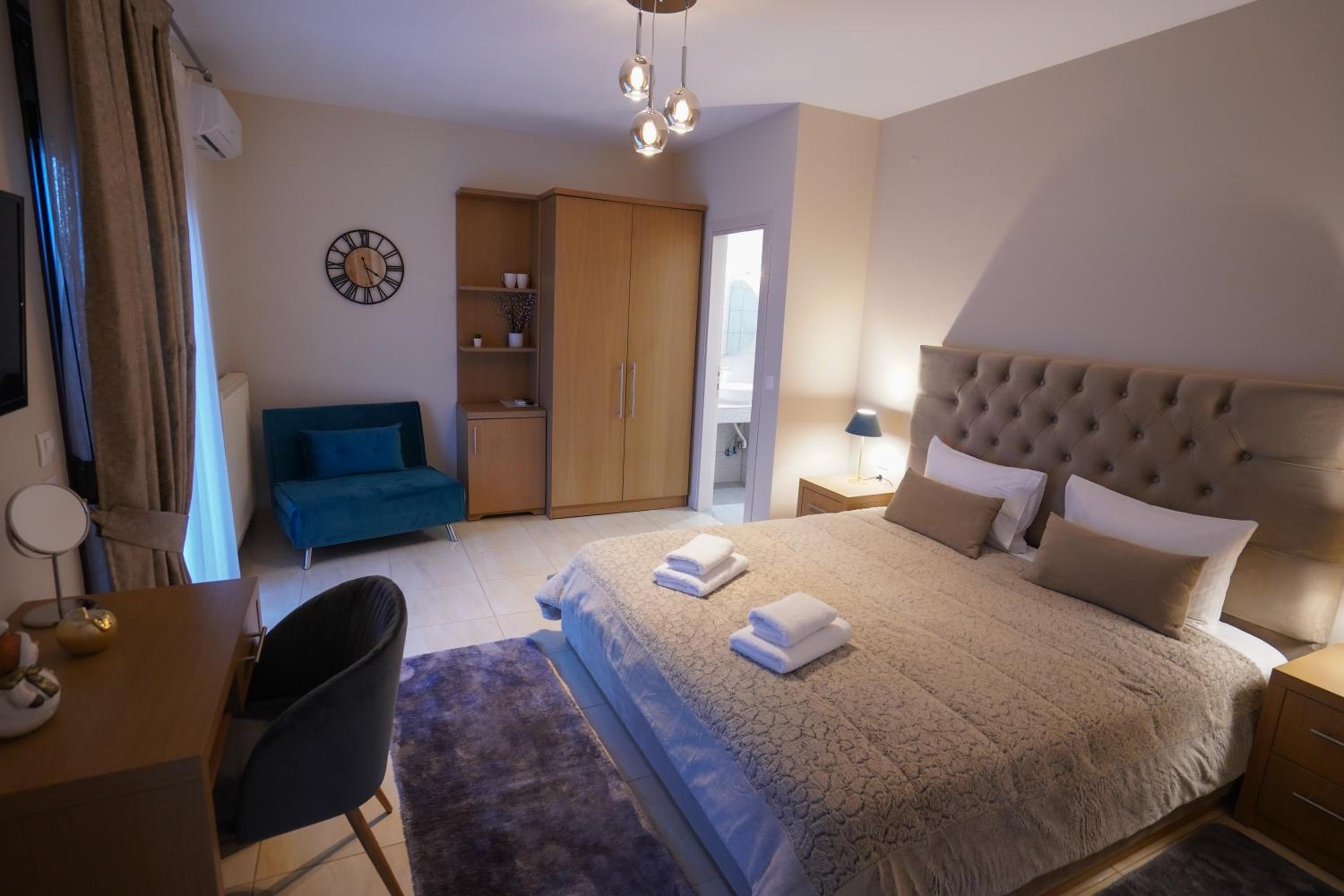 Superior Double Room - Photo 8