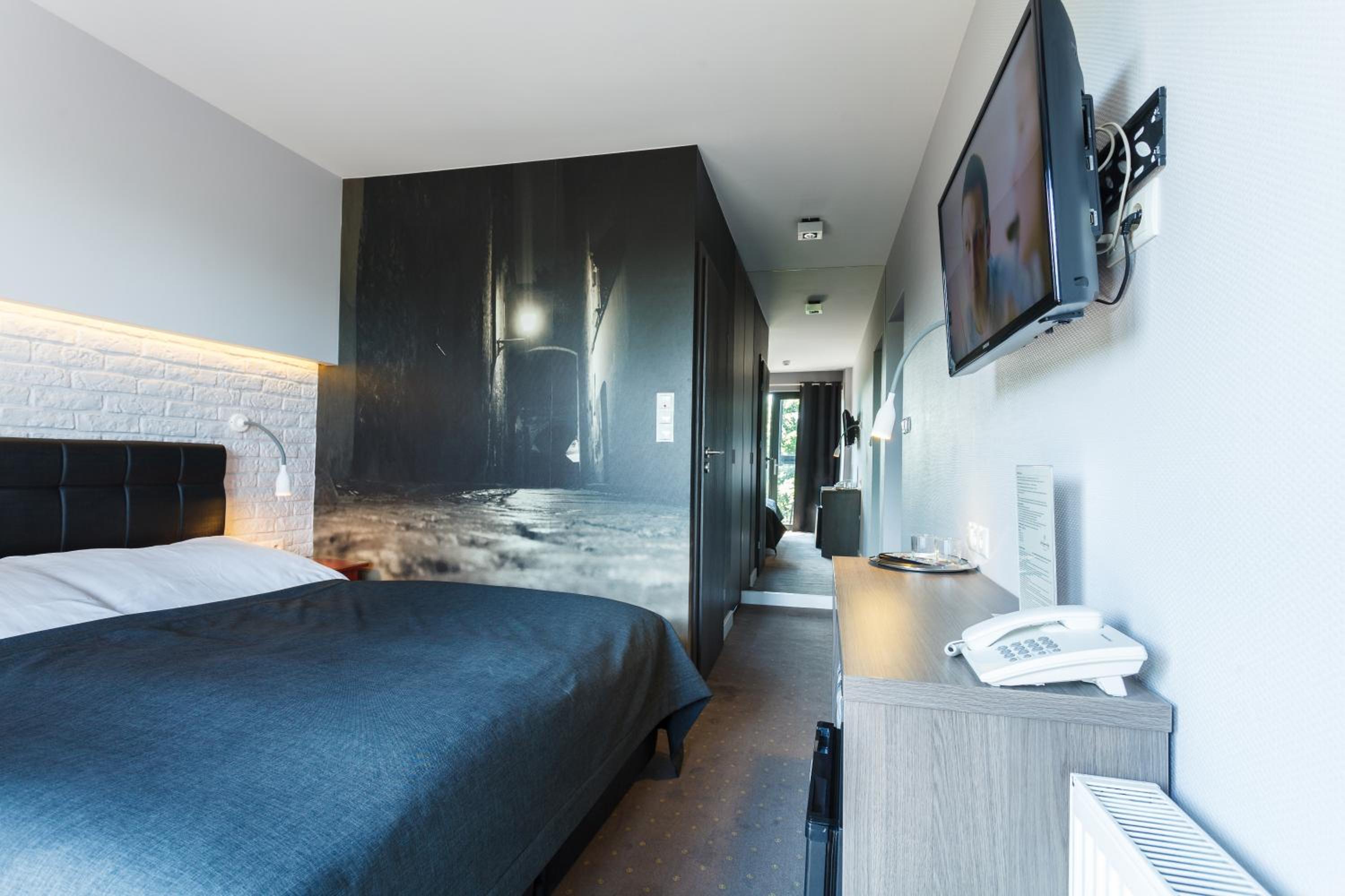 Deluxe Double Room with River View - Photo 12