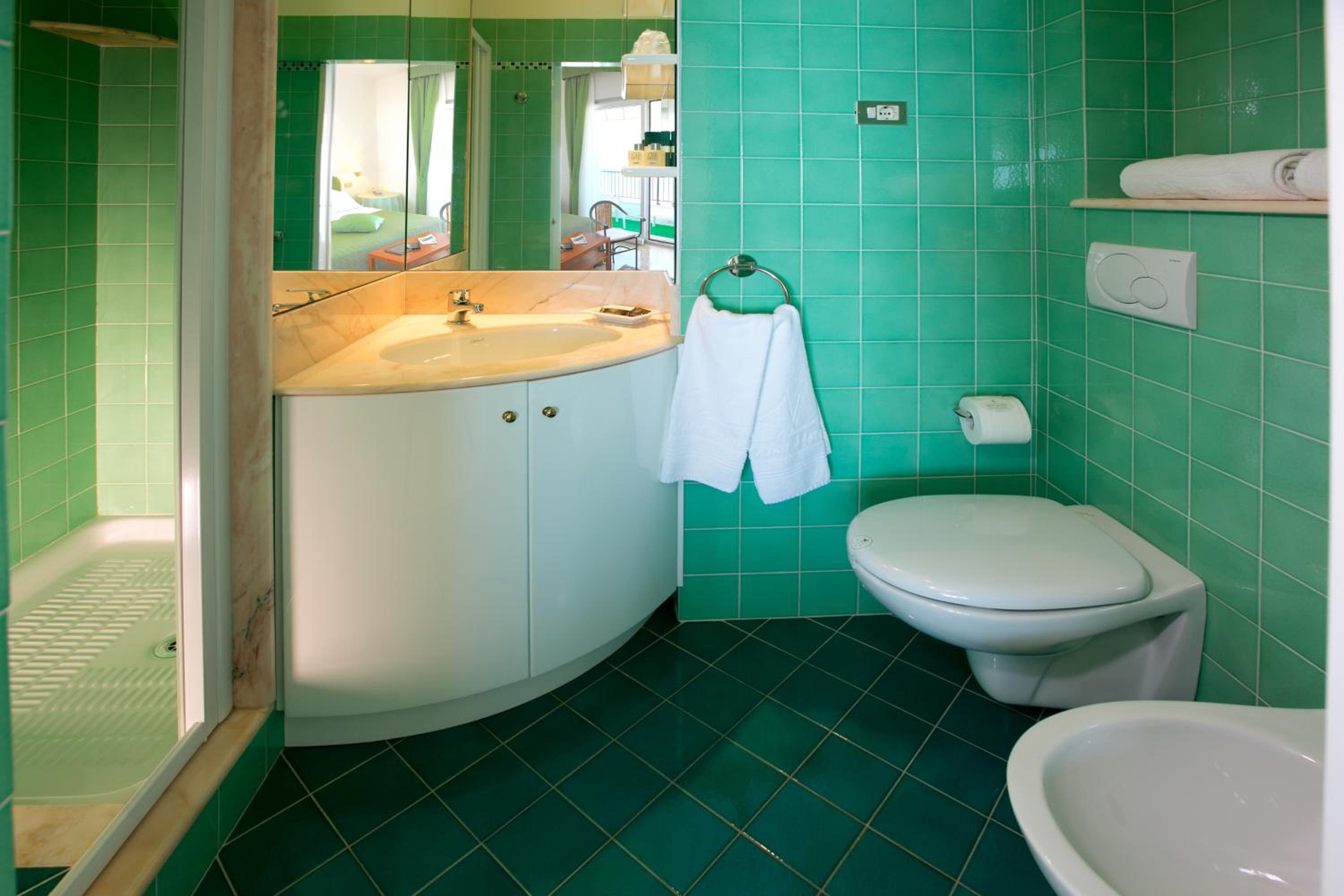 Classic Double or Twin Room with Balcony - Photo 6