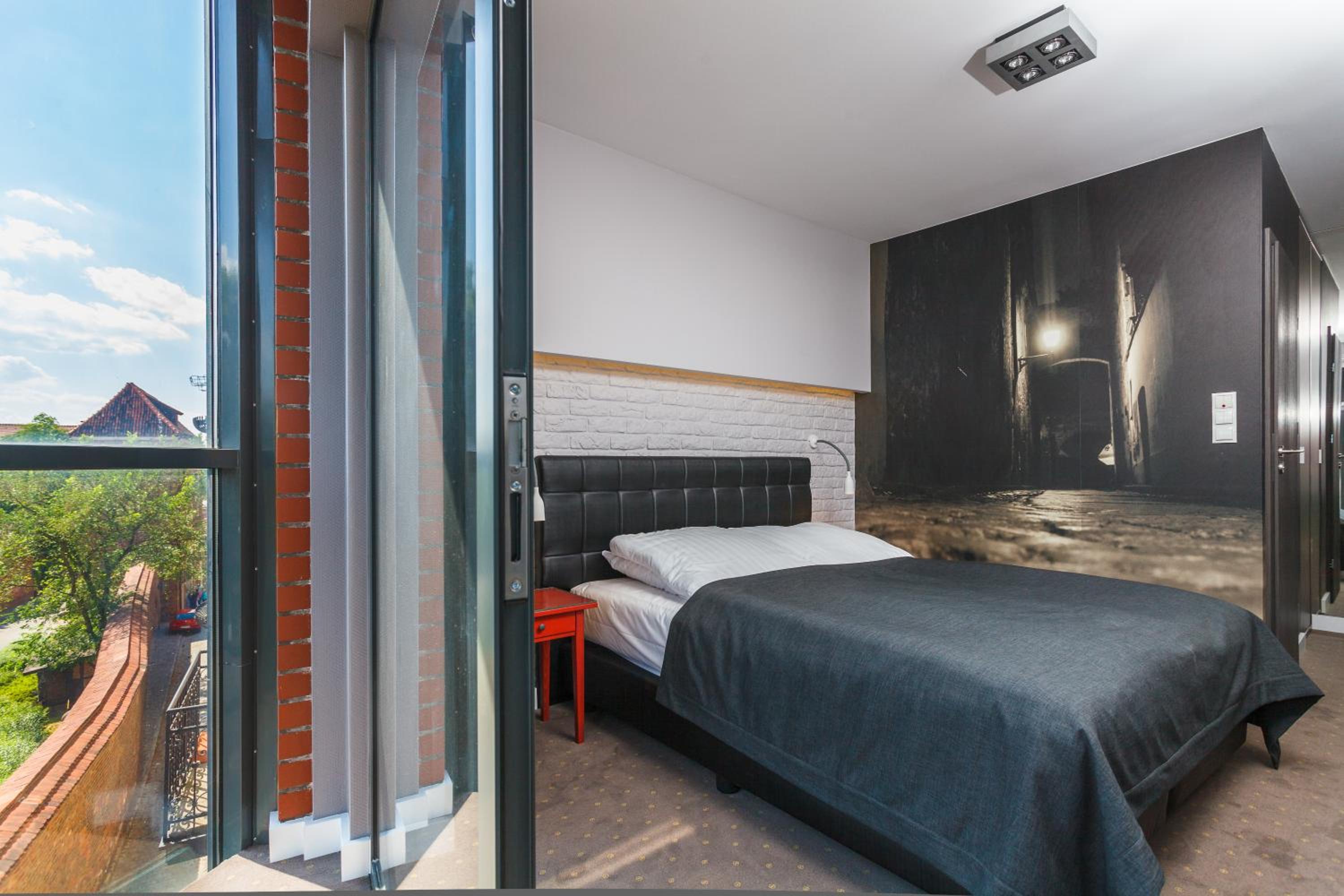 Deluxe Double Room with River View - Photo 10