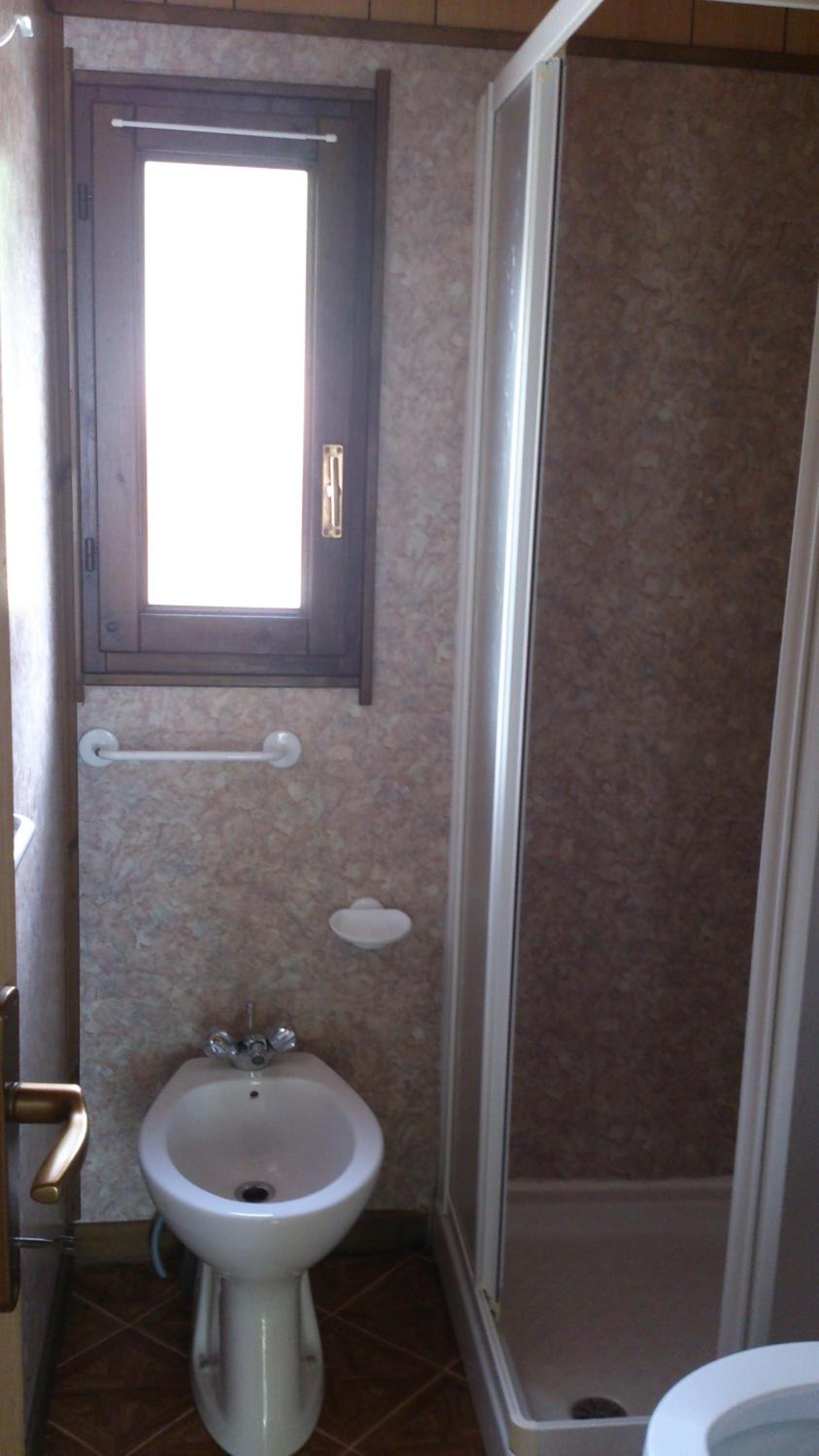 One-Bedroom Mobile Home with Terrace photo 3