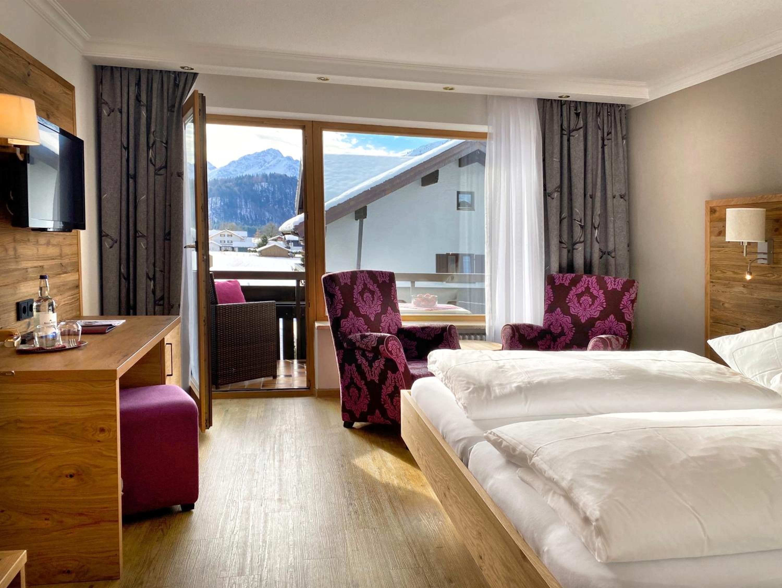 Standard Double Room with Balcony - Photo 4