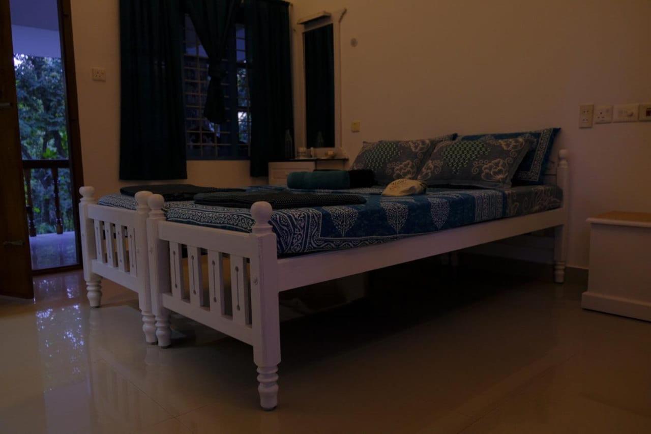 Apartment with Balcony photo 2