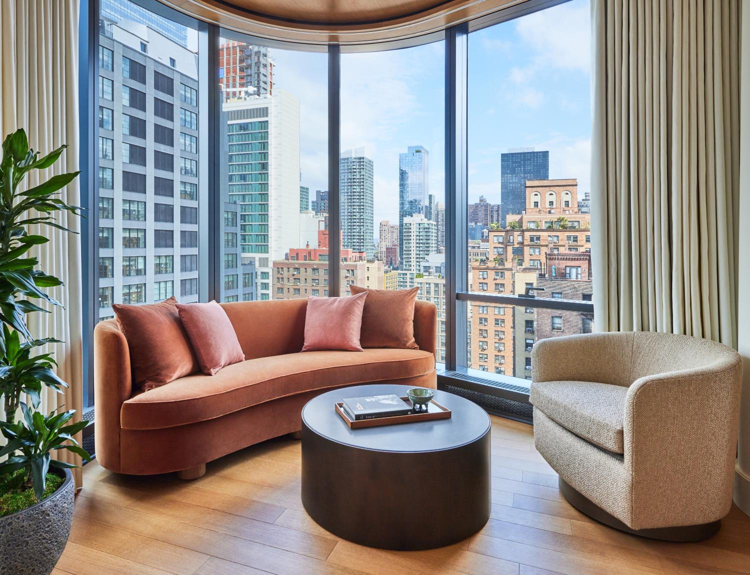 Skyline Corner One Bedroom Suite