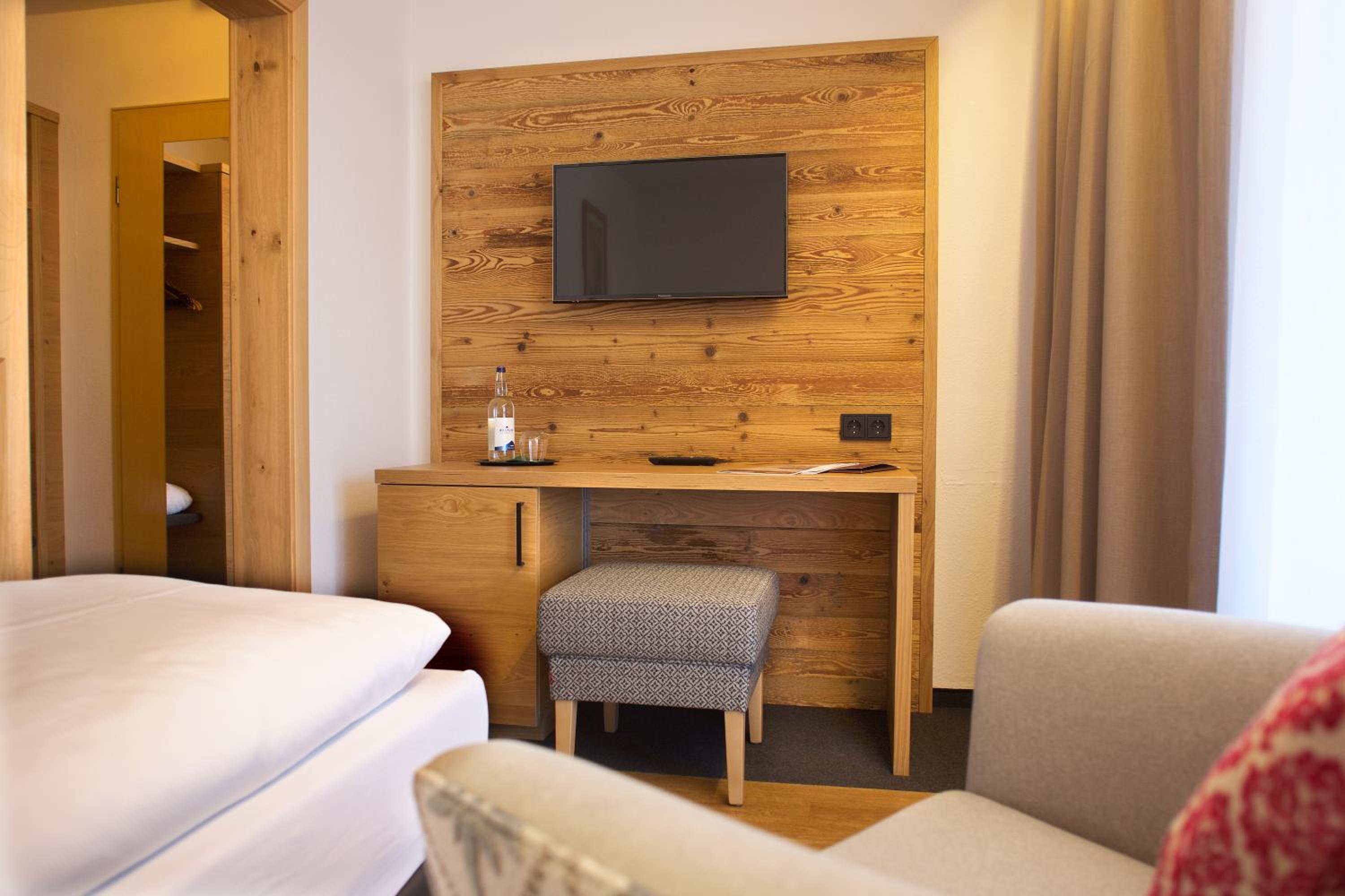 Standard Single Room with Balcony photo 2