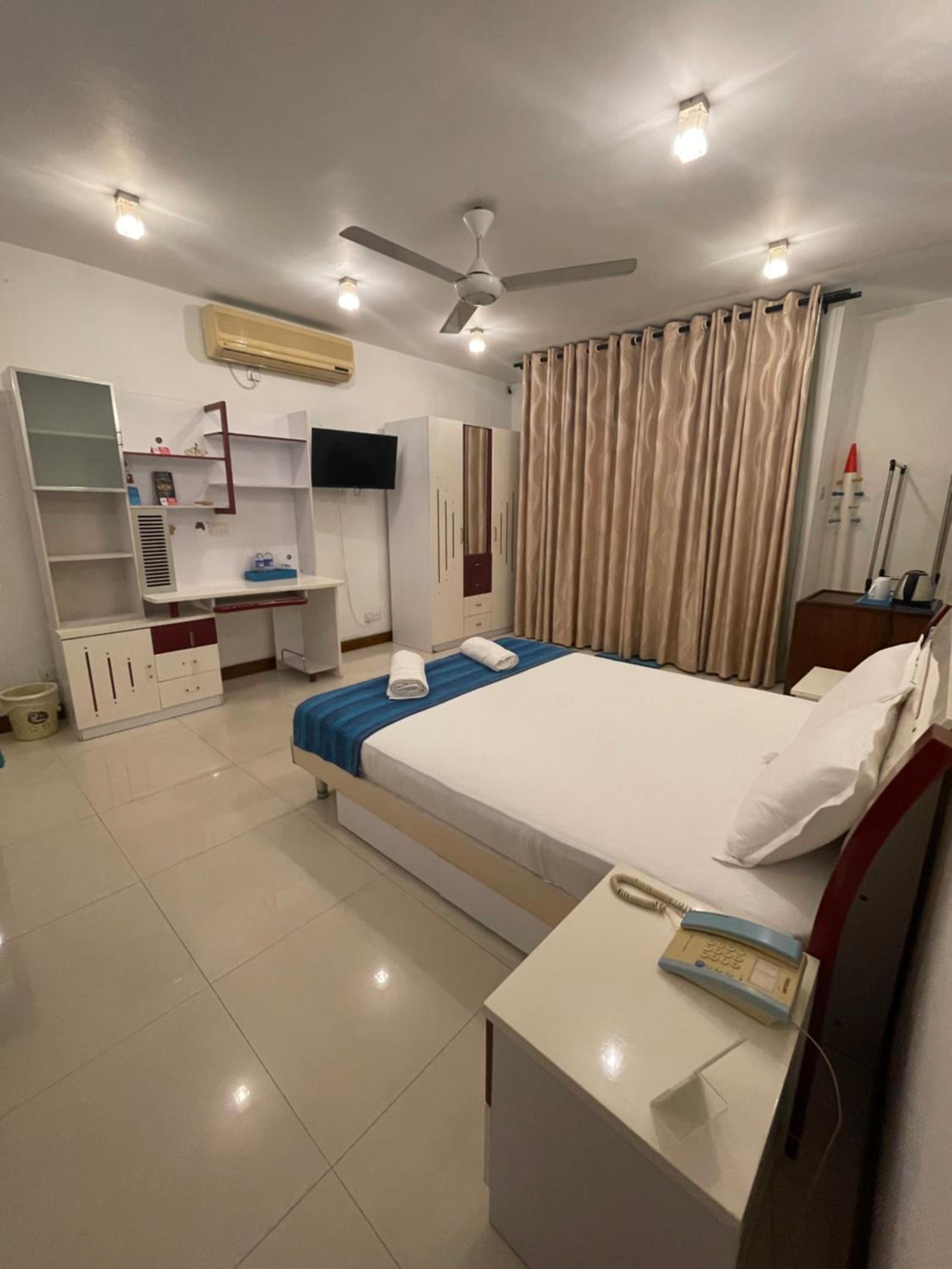 Deluxe Double Room with Balcony photo 3