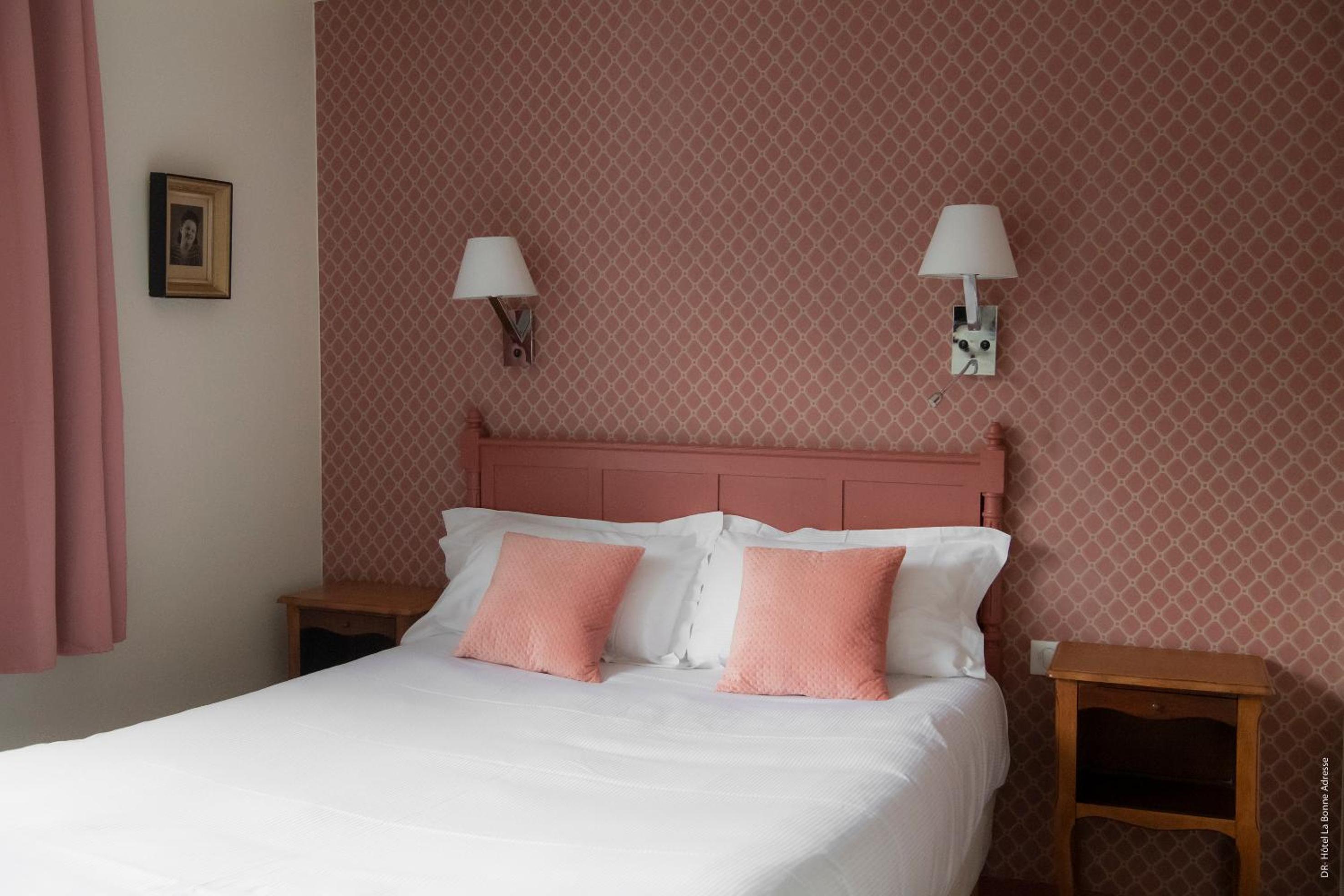 Double or Twin Room with Private Bathroom photo 3