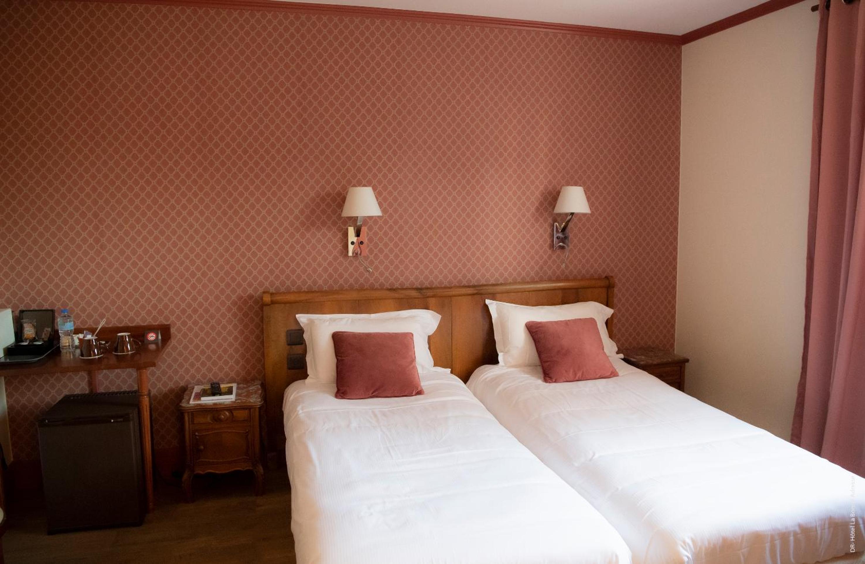 Double or Twin Room with Private Bathroom photo 3