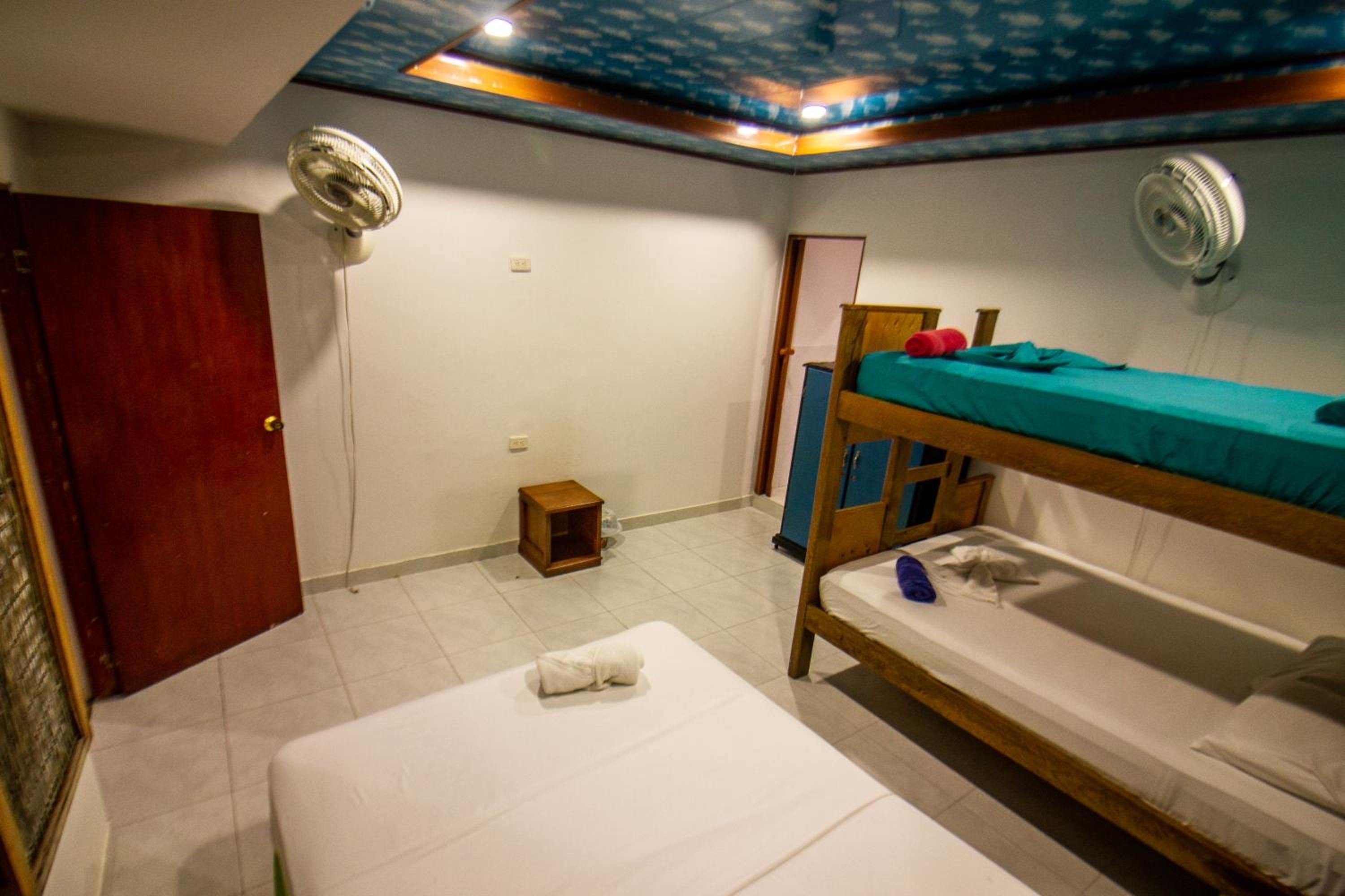 Economy Quadruple Room photo 1