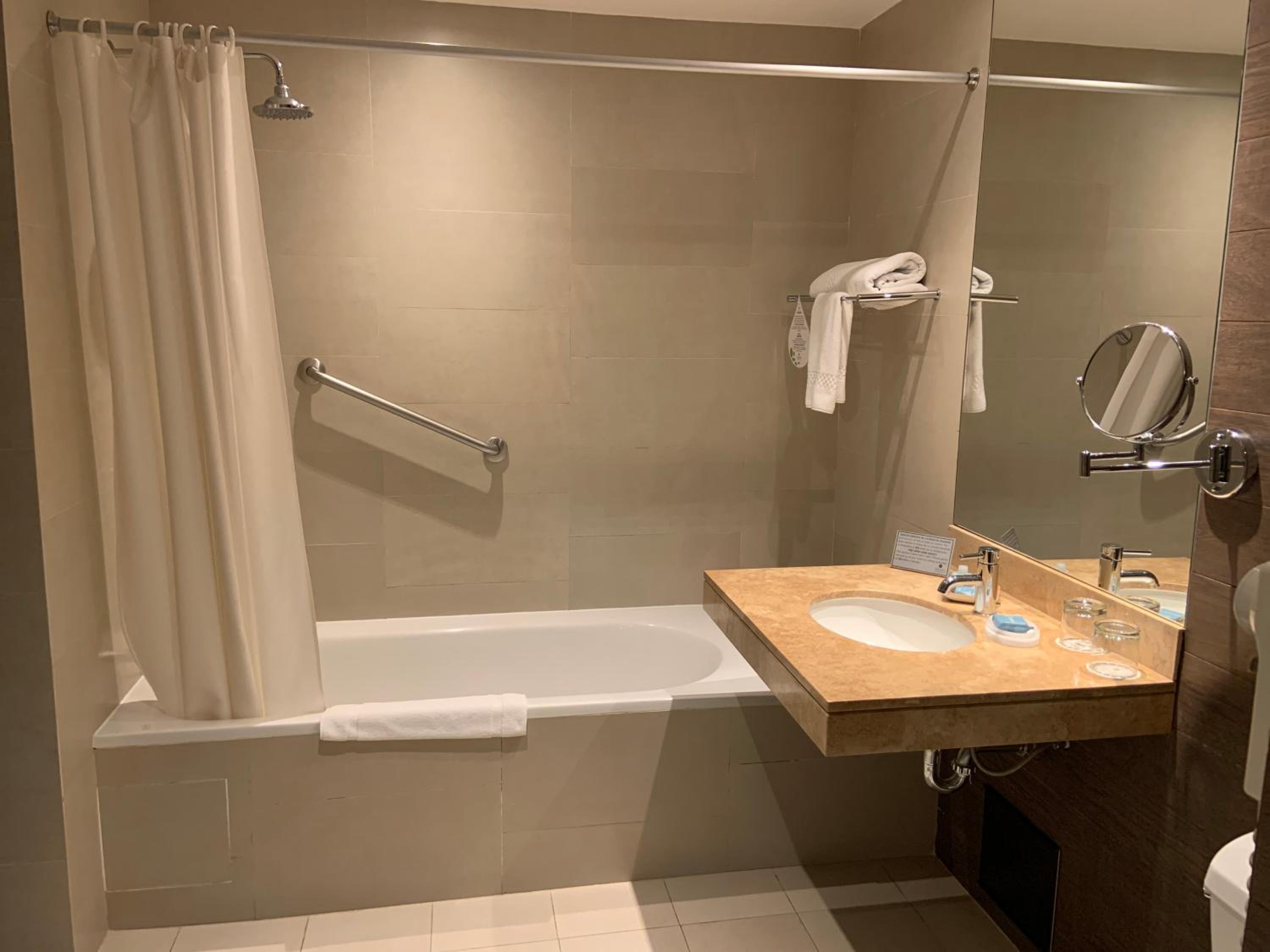 Deluxe Triple Room photo 2