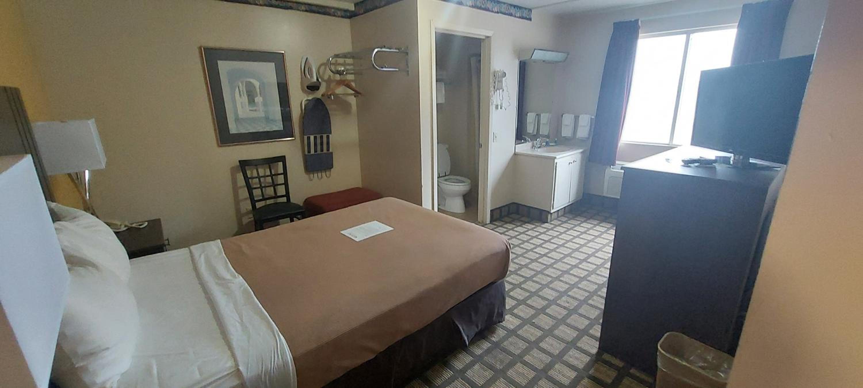 Double Room - Non-Smoking  - Photo 1