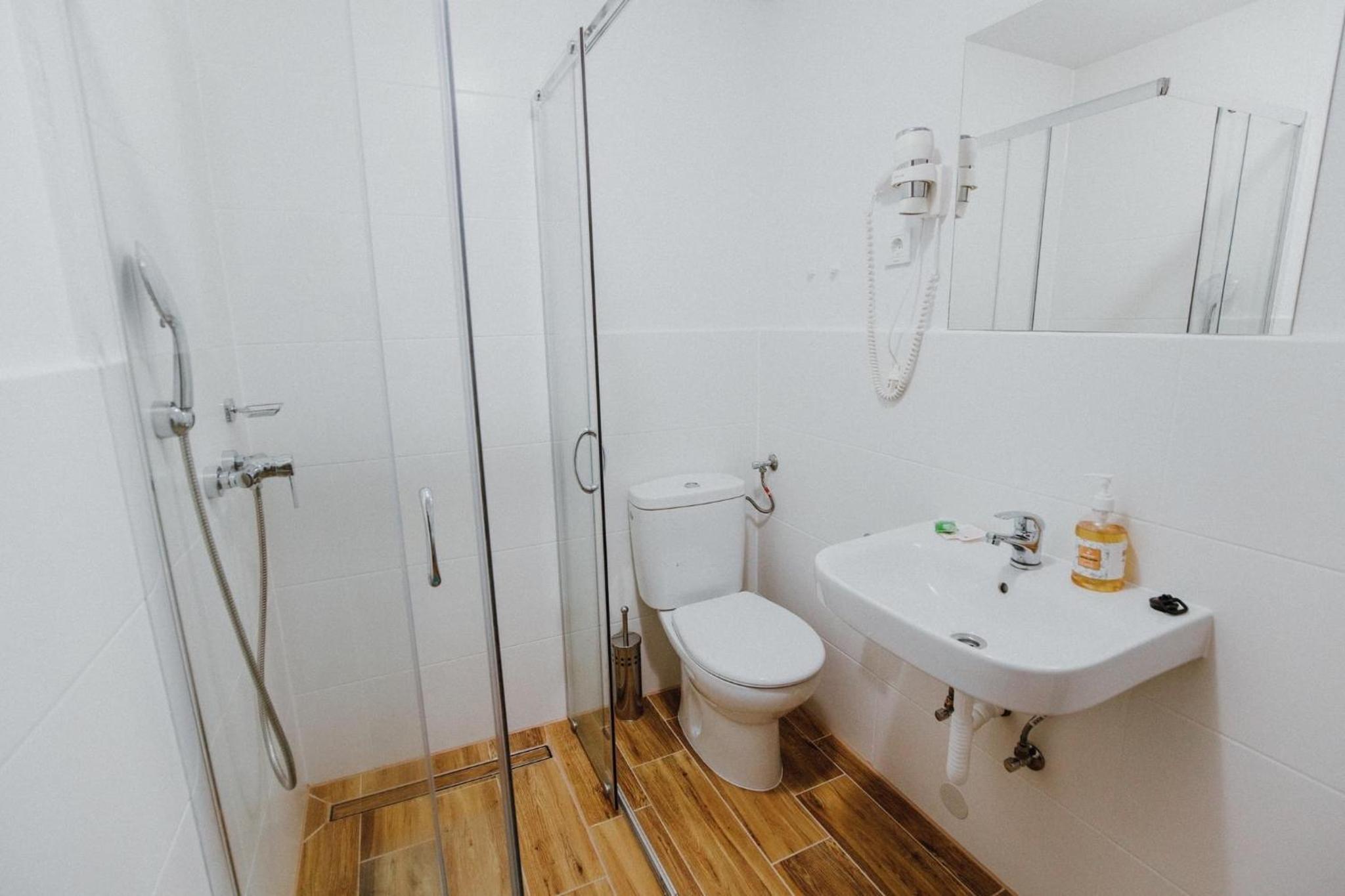 Double Room - Photo 2